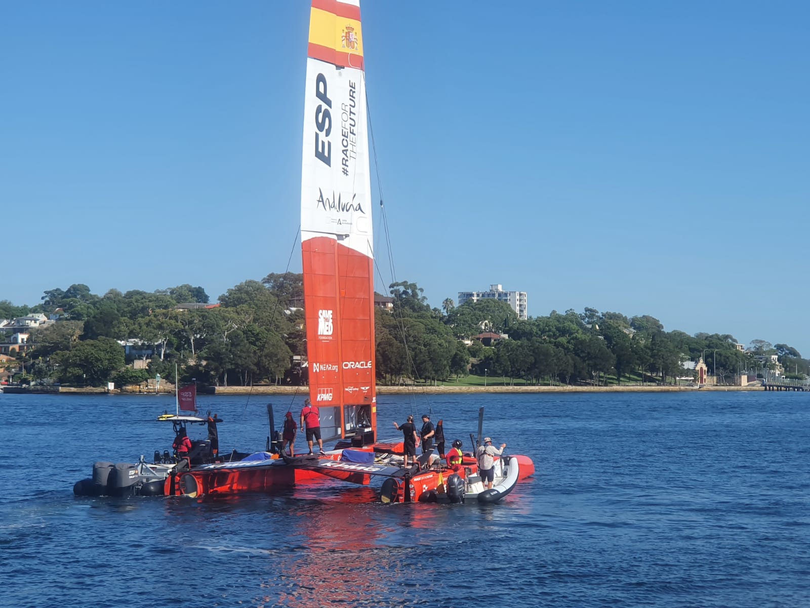 Small but Mighty...
We have a few friends floating around in Sydney with the SailGP this week, and some watchful eyes have spotted a 6.2mtr Salthouse Coach Boat out there doing the mahi with the big guys – she may be small compared to the F50’s but she is mighty useful...💪💪
#SailGP
#AustraliaSGP