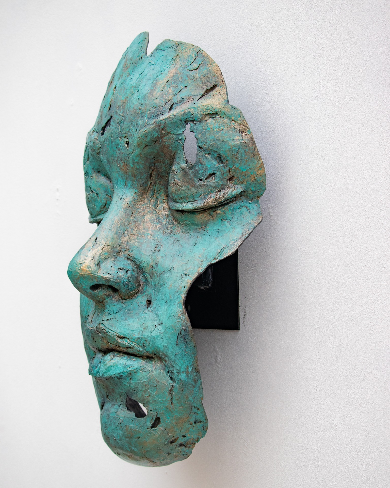 This medium-sized 'Find Refuge' face is the perfect addition to any intimate space. Choose from a variety of colours and customize it to your liking.
MATERIAL
GRP ( Acrylic Resin)
DIMENSIONS
65cm (H) x 38cm (W)
#resin #facesculpture #sculpture #armadvanrensburg #art #contemporaryart #homedecor #interiordesign
ARMAND VAN RENSBURG | armandvanrensburg.com