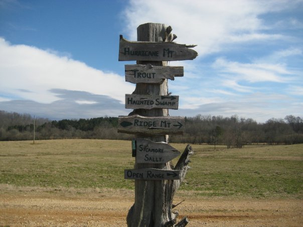 Our trails are well-marked. #horsetrails #markedtrails #alabamaequine