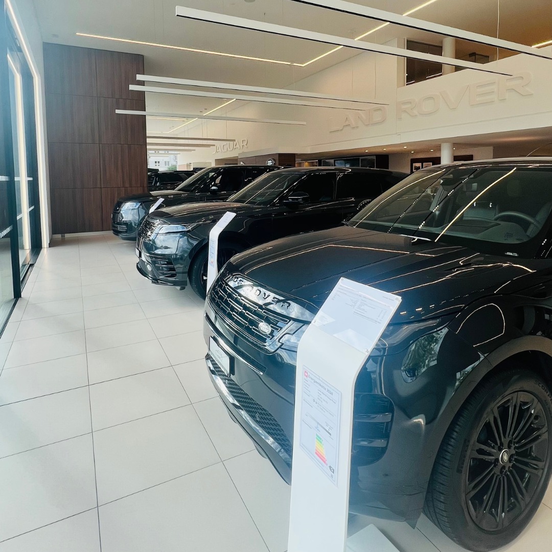 Welches Auto passt zu dir? Finde es heraus!
Du bist auf der Suche nach deinem Traumauto, bist dir aber noch unsicher, welches Modell am besten zu dir passt? 🤔 Kein Problem – wir helfen dir dabei!
Kommentiere unten, was dir bei einem Auto besonders wichtig ist:
Komfort?
Sportlichkeit?
Sparsamkeit?
Geländetauglichkeit?
Egal, ob du einen geräumigen SUV, einen effizienten Stadtkleinwagen oder ein sportliches Modell suchst – wir haben das passende Fahrzeug für dich! 💡
Schreib uns deine Wünsche, und wir empfehlen dir das perfekte Auto aus unserem Angebot! 🚙✨