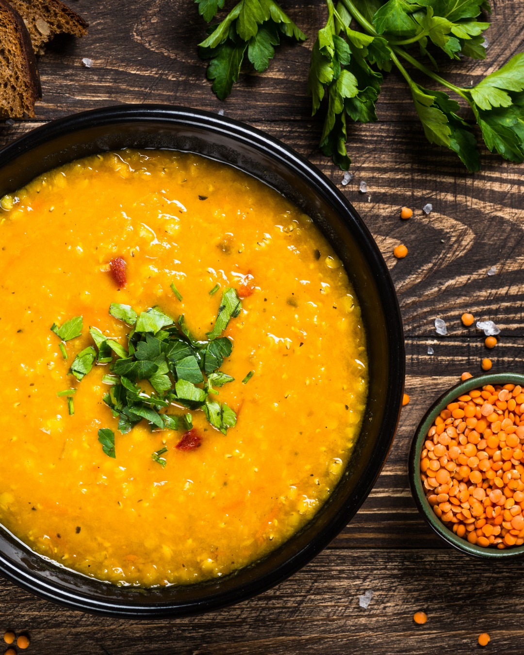 La tercera sopa más popular del mundo es la de lentejas
TasteAtlas dio información sobre la sopa de lentejas: "Se consume en las zonas rurales de Türkiye, sobre todo en los restaurantes locales, para el desayuno, el almuerzo o la cena"
La sopa de lentejas se hizo la tercera sopa más querida en el mundo.
TasteAtlas, la guía de alimentos y restaurantes, publicó la lista de las mejores sopas del mundo.
La sopa de lentejas se convirtió en la tercera sopa más querida y valorada del mundo.
TasteAtlas compartió en su cuenta de la red social y se dio información sobre la sopa de lentejas.
"La sopa de lentejas, una popular sopa turca, es la tercera sopa mejor querida del mundo según los espectadores de TasteAtlas. ¡El ingrediente estrella son las lentejas rojas! La sopa se consume en las zonas rurales de Türkiye, sobre todo en los restaurantes locales, para el desayuno, el almuerzo o la cena".
#sopadelentejas #sopa #sopas #sopafit #turquia #gastronomía #alimentacion #alimentación