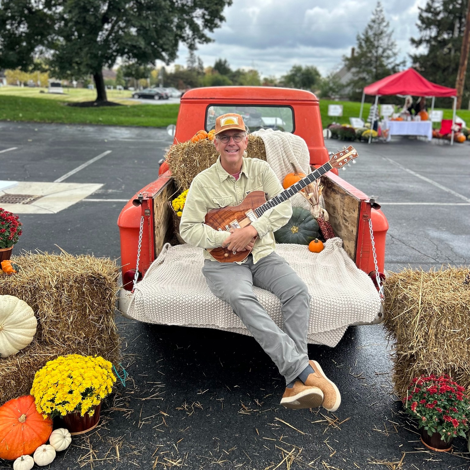 Itās been a fun fall so far and Iāve enjoyed a private gig or two. Weāve got another show weāll be announcing soon. Stay tuned!
.
.
.
#ericransommusic #ransommusic #ransomband #musicianlife #fallvibes #lifeincbus #lovewhatido