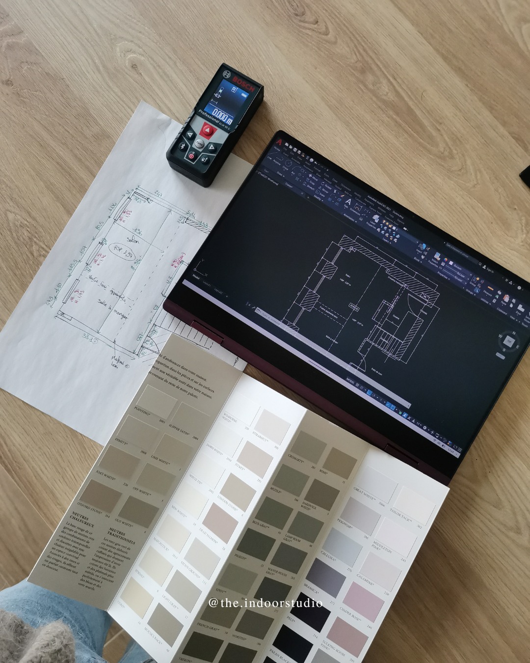 . Plan état des lieux .
Le but principal du relevé d’état des lieux est d’obtenir des plans précis de votre bien.
La réalisation de ce plan vous permettra de connaitre précisément la surface de votre bien dans le but de futurs travaux. Ces documents (plans, coupes) peuvent vous servir à concevoir un projet, mais également dans le cadre d’une revente éventuelle du bien. ✨
Les différentes phases pour la réalisation d’un état des lieux sont les suivants :
▪ Visite(s) sur site et prise de mesures
▪ Saisie informatique sur AutoCAD
▪ Visite de contrôle (si nécessaire)
▪ Remise du plan de l’état des lieux (EDL)
N'hésitez pas à me contacter pour faire appel à mes services.
Pour toutes demandes de tarifs ou de rdv, écrivez-moi via sandy.theindoor@gmail.com 💌
#architecturedintérieur #amenagementinterieur #architectedintérieur #interieur #design #homestyle #home #designdinterieur #agencement #dessin #archilove #interiordesign #croquis #décoration #deco #espaces #esquisse #plandinterieur #prestations #devis #autocad #bordeaux