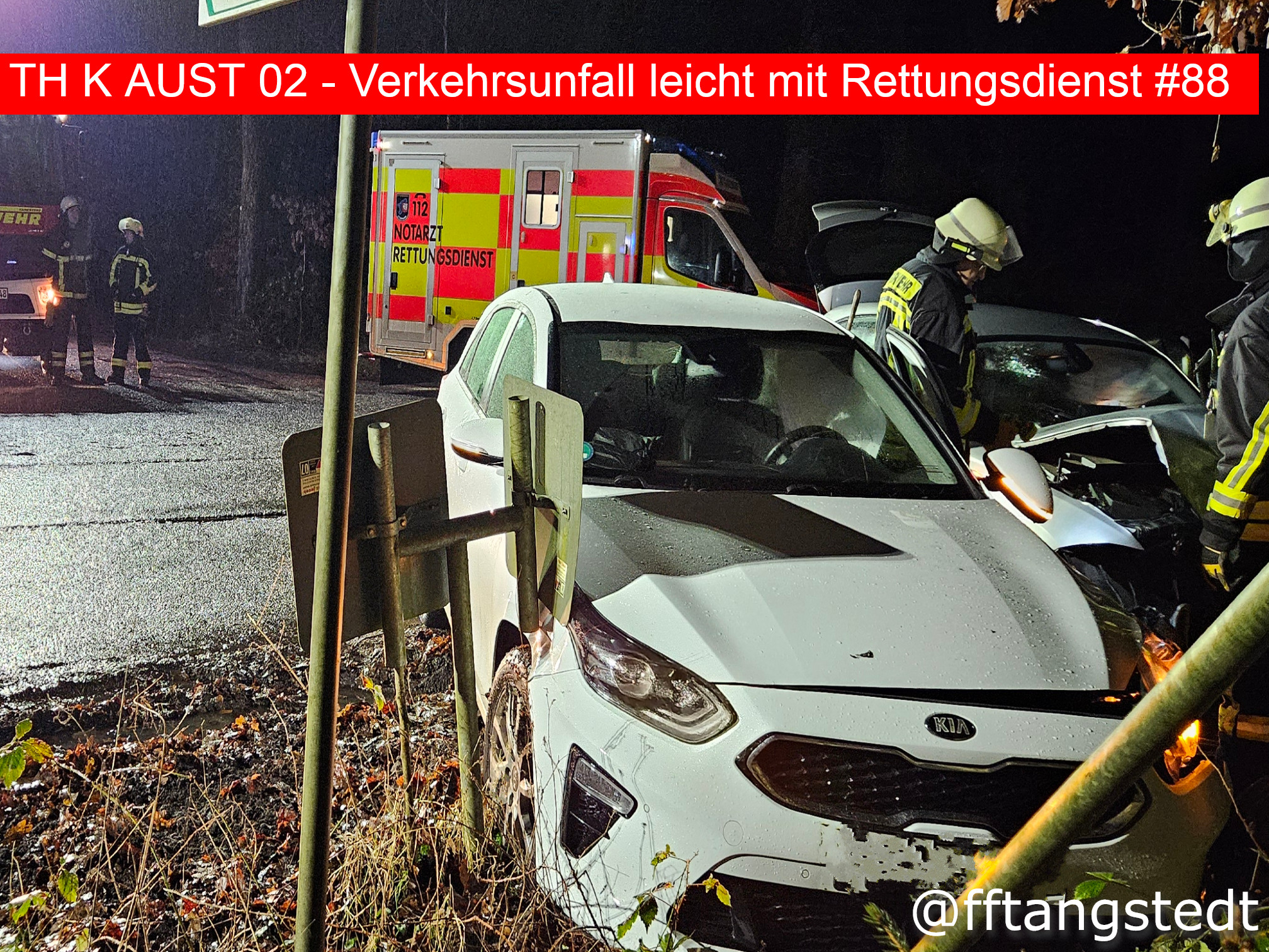 🚨 Nr. 88/2024
📆 16.12.2024, 17:38 Uhr
📟 TH K AUST 02 - Verkehrsunfall leicht mit Rettungsdienst
🌐 OT Tangstedt / Dorfstraße Ecke Forstweg
⚠Der zweite Einsatz des Tages führte uns zu einem Verkehrsunfall mit zwei beteiligten PKW, sowie zwei verletzten Personen. Vor Ort eingetroffen kümmerten sich bereits Ersthelfer um die zwei Betroffenen. Unsere Arbeit bestand darin, die Erstversorgung zu übernehmen, die Einsatzstelle abzusichern und auszuleuchten, den Brandschutz sicherzustellen und die Fahrbahn von Trümmerteilen zu reinigen. Eine Person wurde durch den Rettungsdienst in ein Krankenhaus verbracht. Nach Abschluss unserer Maßnahmen wurde die Einsatzstelle der Polizei übergeben. Der Forstweg, sowie die Dorfstraße waren in dem Bereich teilweise voll gesperrt.
Alarmierte Kräfte: FF Tangstedt, RTW Bargteheide, 2x Polizei
👍🏼Like=Vielen Dank an die Einsatzkräfte🧑🏼🚒🧑🏼🚒
Alle Einsätze findest du hier:
https://www.feuerwehr-tangstedt.de/einsaetze-2024
#feuerwehr #firefighter #freiwilligefeuerwehr #ehrenamt #retterherz #blaulicht #blaulichtfamilie #fireandrescue #einsatz #alarm #atemschutz #feuer #technischehilfeleistung #einsatzfahrzeug #löschfahrzeug #notruf #instagram #insta #instagramreels #reelsinstagram #reelsofinstagram #instagramreel #reels #kreisstormarn #schleswigholstein #feuerwehr #tangstedt