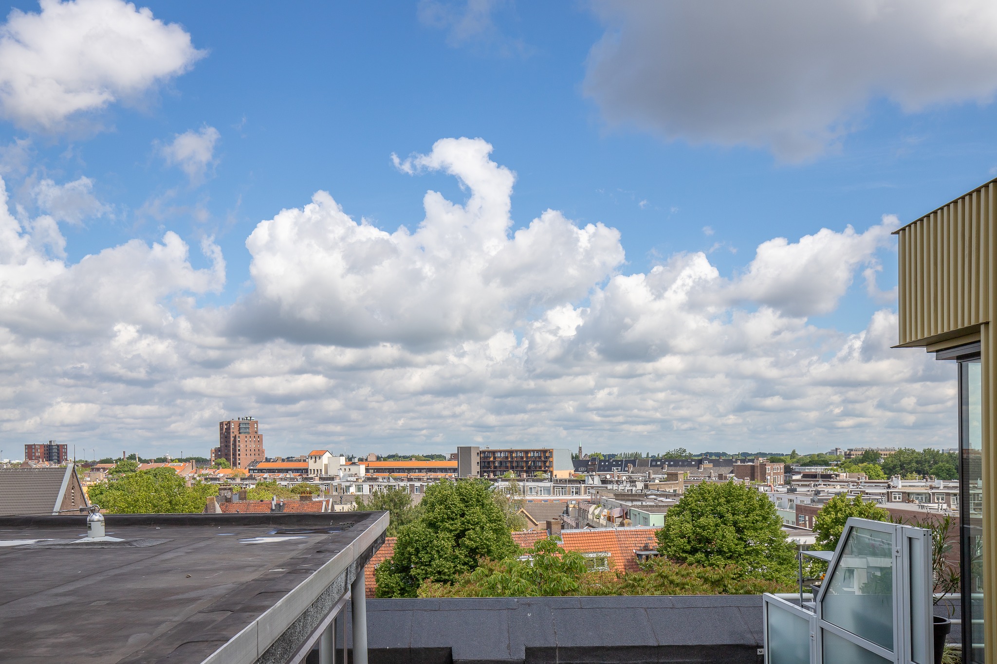 🌆 Experience Rotterdam with The Cohesion!
Looking for a vibrant place to live in Rotterdam? Check out The Cohesion Cobana and The Cohesion WEST507, two modern co-living spaces that offer stunning views, excellent amenities, and a lively community. With easy access to public transport and some of the best hotspots in the city, living here means you’re always at the center of the action! 🚆🏙️
Become part of the Cohesion community in Almere, Amsterdam, Eindhoven and Rotterdam!🏡🤝
#community #thecohesionlife #rotterdam #cobana #west507 #colivinglife #urbanliving #health #wellbeing #sustainable #social #ambition #renthouse #youngprofessional