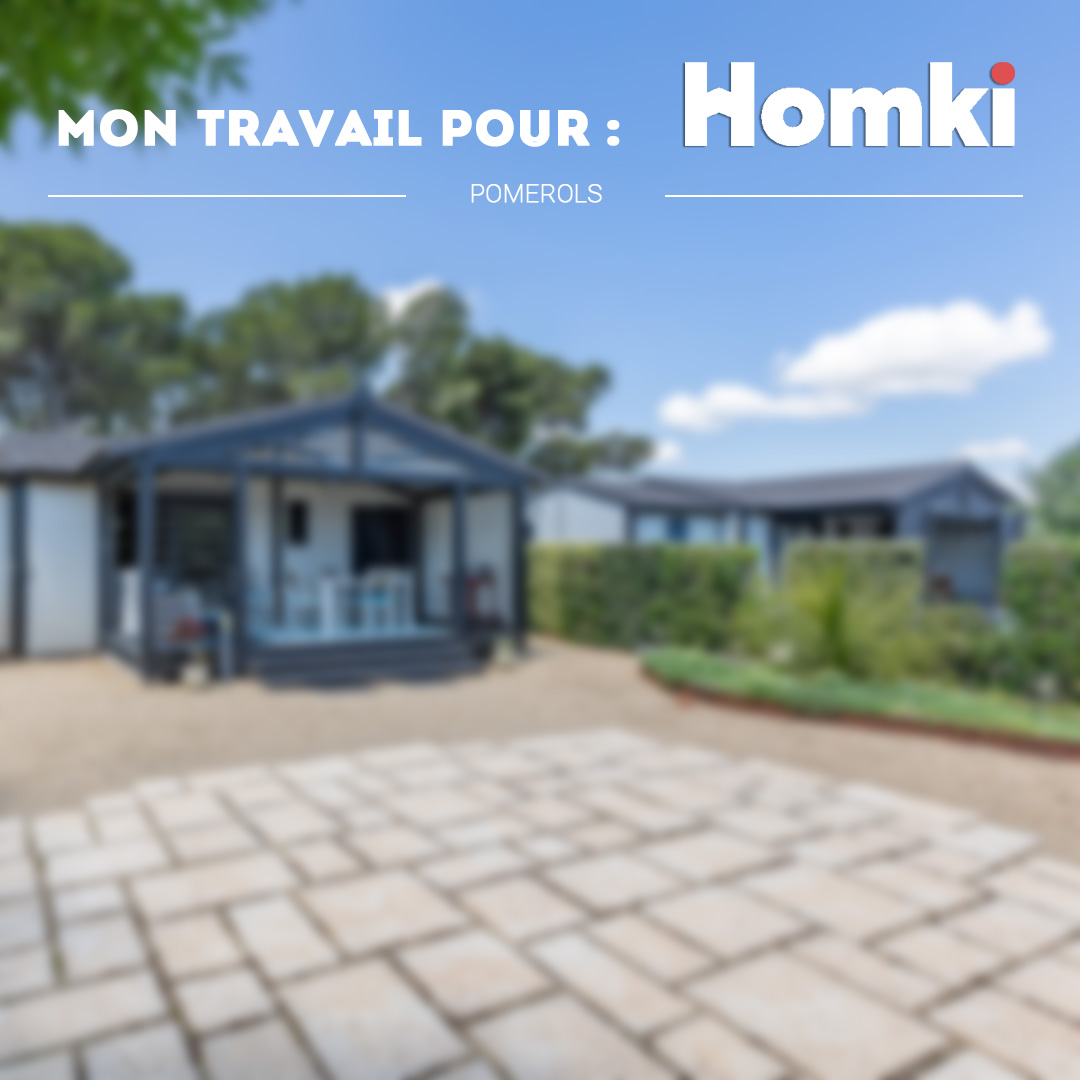 Voilà une jolie surprise et pour tout dire assez inhabituelle. Cette petite maison située dans un domaine entièrement dédié à la villégiature, en retrait du bord de mer et de ses tumultes, dispose d'une forêt de pins et d'une vaste piscine. Pour un peu, on aurait envie d'y vivre toute l'année.
Avec @seb_homki_immobilier nous avons eu le plaisir de rencontrer les adorables propriétaires qui partent sur un nouveau projet, mais ont adoré passer leurs vacances ici.
#photodujour📷 #maviedephotographe #photoimmobilier #photoimmobilière