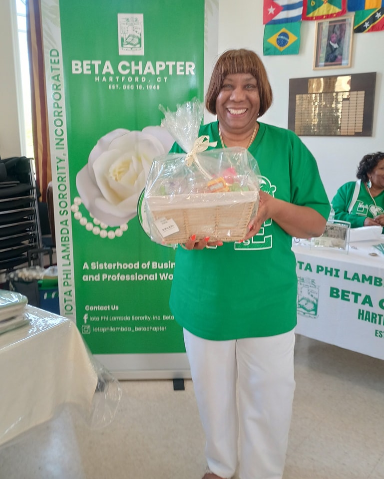 Had the opportunity to be a vendor at Iota Phi Lambda Sorority -Beta Chapter Spring Pop-Up Marketplace.
Today's Raffle Winner won a relaxation basket. Included in this beautiful basket is a Yankee candle, facial compress mask, wine glasses, incenses, Burt Bees lotions, and motivational cards .
Thank you to everyone who participated in the raffle and purchased today. Big thank you to the sorority for hosting this event.
#popupshop season #handmadejewelry #handmadeaccessories #raffleprize