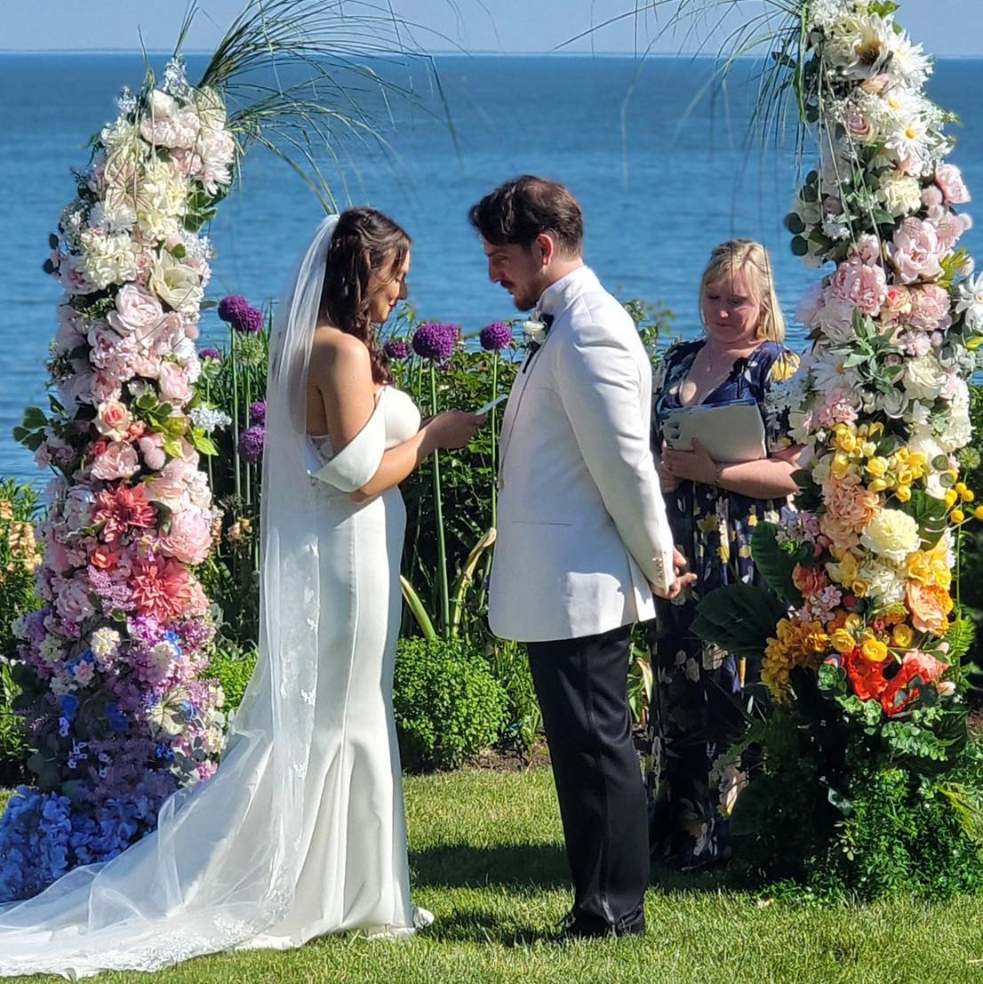 What a great wedding and a great couple. Congratulations to Allison and Eric!!
#ctdjs #ctwedding #ctphotobooth #weddingphotobooth