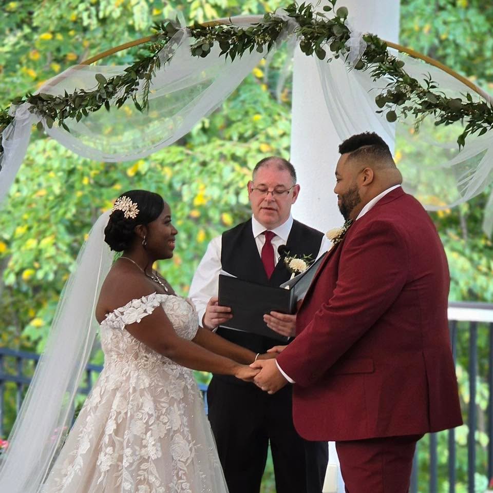 Congratulations to Mytisha & Kevin!! It was such a fun wedding, and a great couple to work with!!
#ctweddings #ctweddingseason #harmongrayentertainment
