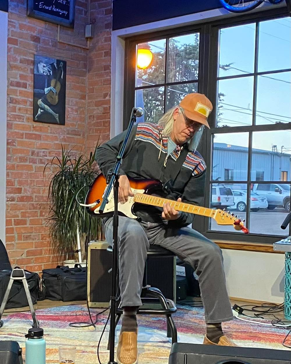 What better way to spend a wintery Saturday night than listening to live music! See you at the India Oak Bar & Grill this Sat, 1/27, 8 PM - midnight.
š 590 Oakland Park Ave. in Clintonville
@mohillgonzo
@meyerdarlin
@sgtfloydpepper322
@schockenlou
.
.
.
@indiaoak_grill
#ransommusic #ransomband #ericransommusic #musicianlife #livemusic #clintonville #indiaoak #columbusmusicscene