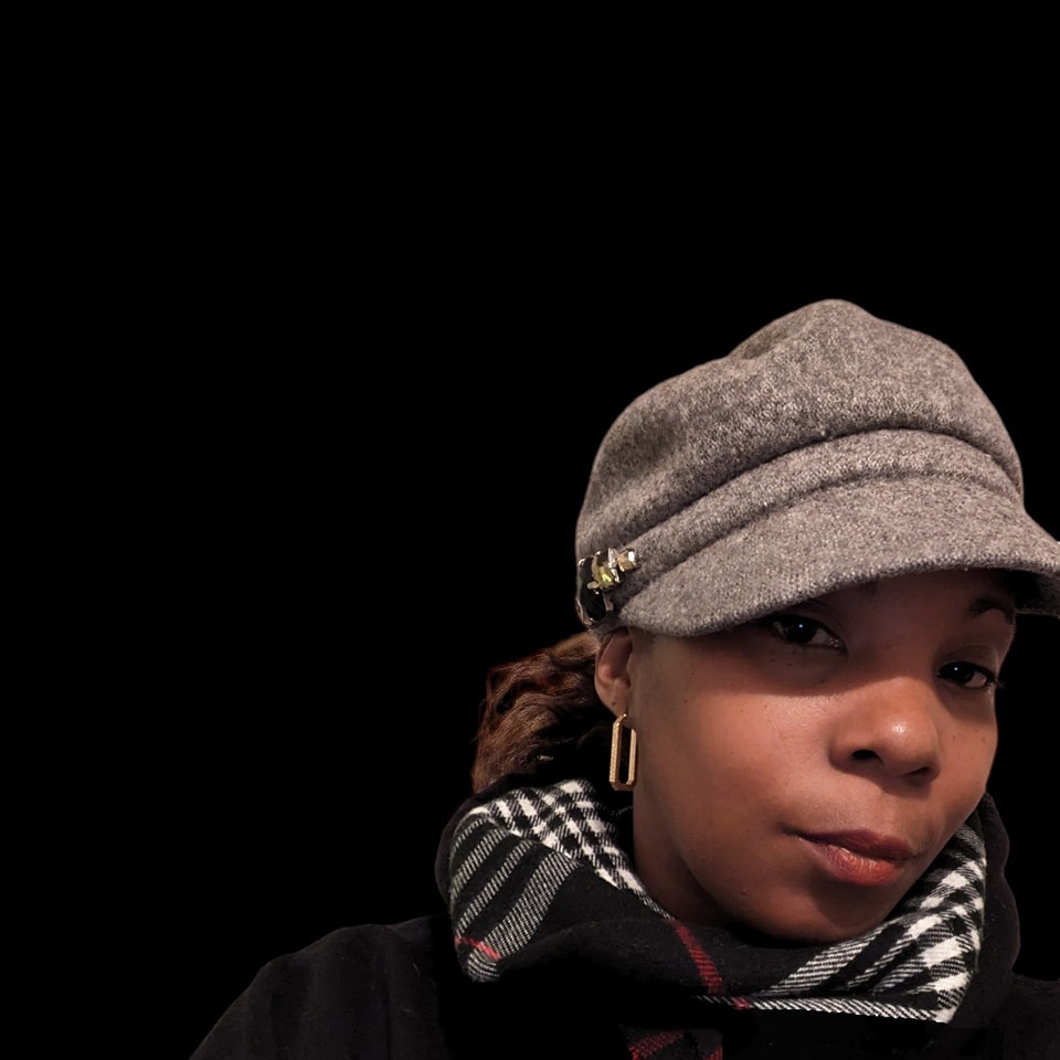 As I'm out walking the dog and getting some air, I can't help but laugh cause I think Lb didn't look like he wanted to go out either.... Not that I could blame him 😃🥶🐶
#puppylove #animallover #mybuddy #furbaby #wintertime