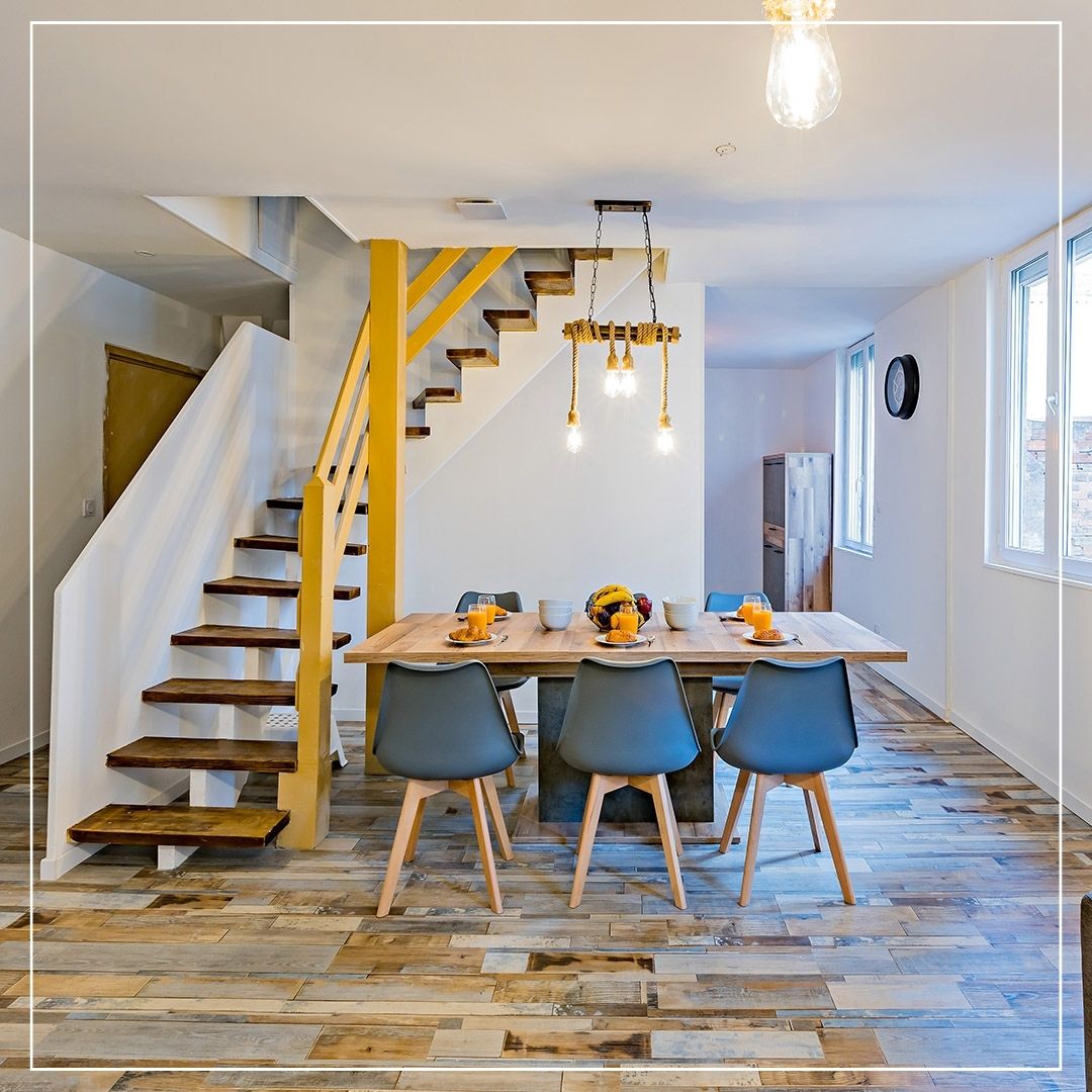 🛏️ AirBnB / AGENCE IMMOBILIÈRE / ARCHITECTURE /
Plans d'ensemble ou petits détails ? A vous de choisir votre forfait et le nombre de photos que vous désirez !
📸 Mettez en avant votre 🆃🆁🅰🆅🅰🅸🅻, illustrez vos réseaux sociaux ou votre site internet, faîtes la 𝗣𝗿𝗼𝗺𝗼𝘁𝗶𝗼𝗻 de vos biens.
🏗️ Vous êtes architecte, constructeur, maître d’œuvre en Occitanie démarquez-vous en travaillant avec un photographe professionnel !
📈 Pour mettre en valeur vos biens en location 🏘️ Airbnb et autres plateformes de gestion vous avez besoins d'un photographe qui maitrise les lumières naturelles ou au flash mais aussi la post-production 💻 afin d'avoir un rendu professionnel.
📷 Le matériel est important car un objectif grand angle permet de mettre en valeur les surfaces les plus étroites, à condition de maîtriser les valeurs de plans et la symétrie des images 📐.
Investir sur un photographe professionnel c'est rentabiliser votre temps et votre argent 💰, c'est séduire les acheteurs mais aussi les voyageurs 👣 et les touristes de passage 🎒.
#AirBnB #PhotographieProfessionnelle #EspaceAccueillant #photo #photographe #productionvideo #occitanie #languedoc #gard #aude #btp #tourisme #architecture
#immobilier #photographearchitecture #photographeimmobilier #graphisme #colors #city #photographeentreprise #promoteurimmobilier #architecturemontpellier #triptyque