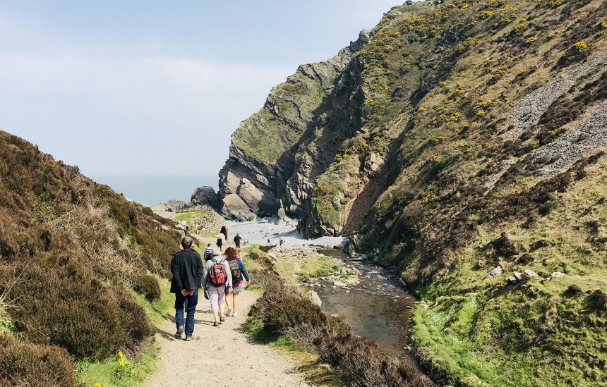 During your stay at Willingcott, why not explore Devon’s rolling countryside, where every path leads to stunning views and quiet moments of reflection.
Unwind in nature, breathe in the fresh air, and create memories that will stay with you forever!
#Willingcott #EscapeToTheCoast #DevonEscape #FamilyGetaway #UnwindInStyle #WoolacombeAdventures #LongWeekendRetreat