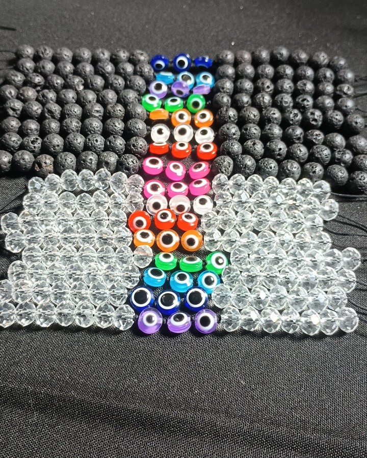 ✨ This Weekend’s Highlights! ✨
Focus on good vibes with a symbol of positive energy and strength. Adjustable bracelets featuring lava or glass beads, designed to keep you grounded and balanced."
⏳ Find them exclusively in person.– Be sure not to miss out! #exclusivefinds #handmadejewelry
📍 See you at Hartford Glow 2024
#holidaylightshow