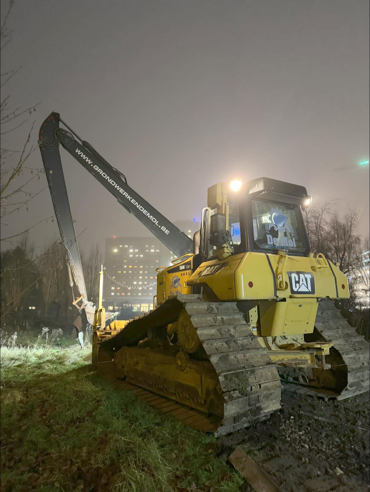 🚨Voor volgende weken zoeken we nog kraanmachinisten op zelfstandige basis voor opstart van diverse werven.
-kraanmachinist plaatsen riolering Asse
-Kraanman afbraak/grondwerk.
-Kraanman all around.
🚨Rioleringsploeg 2 man voor betonbuizen en putten te plaatsen tussen beschoeiing , relevante ervaring vereist , laser instellen , niveaus bepalen, etc..
📩 jeroen@grondwerkendemol.be
www.grondwerkendemol.be