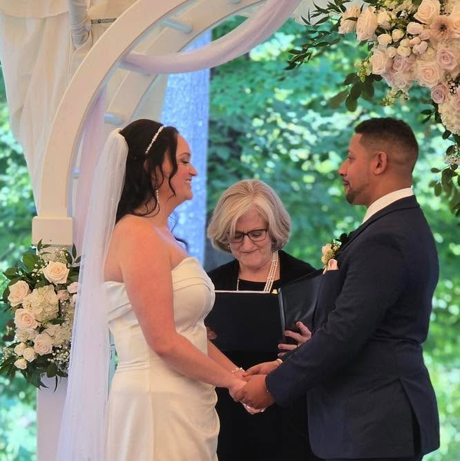Congratulations to Joe and Veronica on their wedding! What a fun night!!
#ctweddings #ctweddingdj #harmongrayentertainment #thegrayphone #audioguestbookct