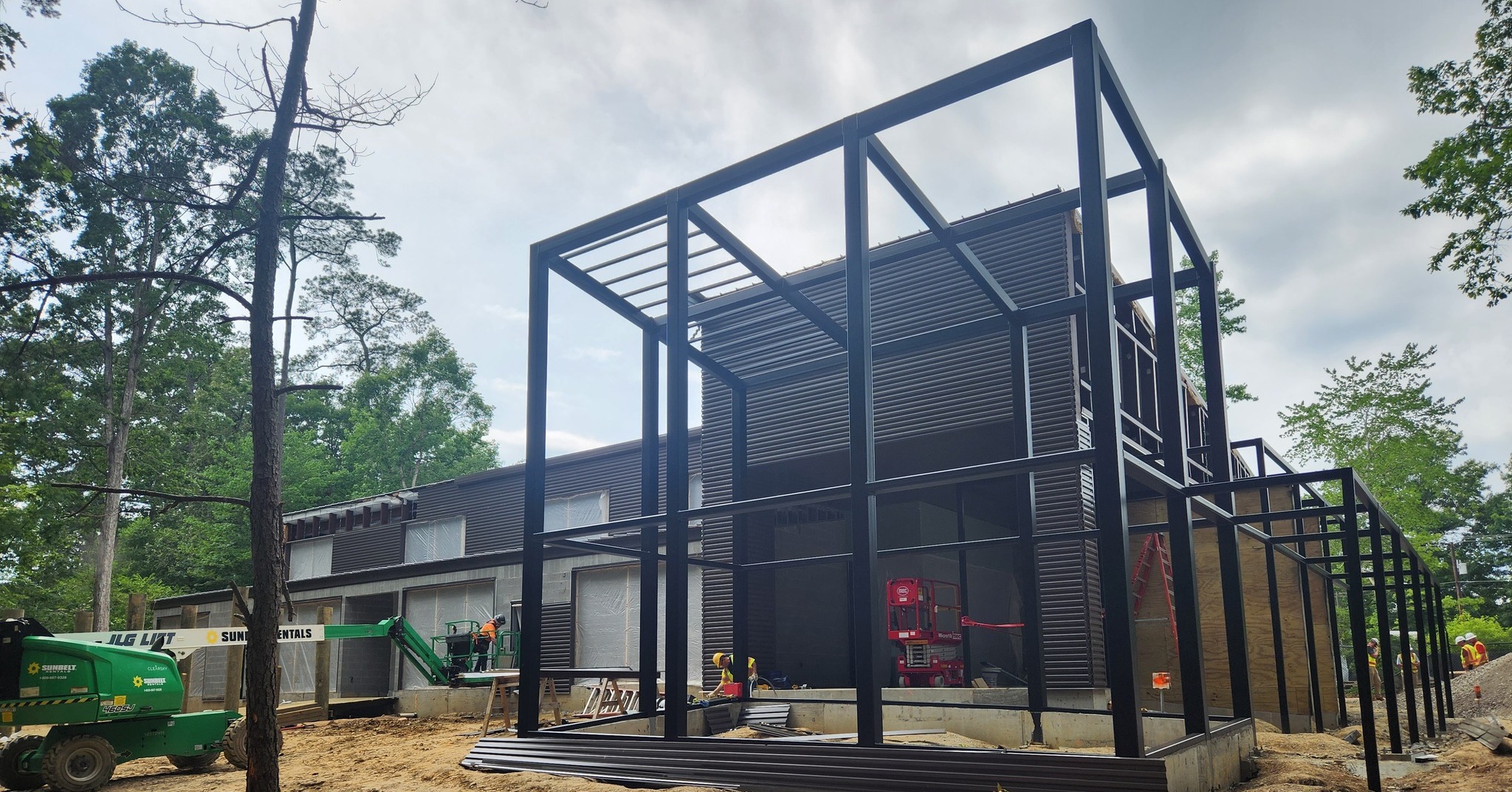 Virginia Living Museums new "flight cage" and "Raptor" cages are standing tall at their new Wild Care Center.
@valivingmuseum @wmjordan_co #Twinmotion #Virginia #newportnewsva #NewportNews #architecture #architects #designs #VLM #virginialivingmuseum #build #instaarchitecture #render #rendering #Archicad #thewildcarefacility #virginialivingmuseum #VLM #wmjordancompany #jamesriverarchitects #constructionsite #build #architect #architecture #architectural #architects