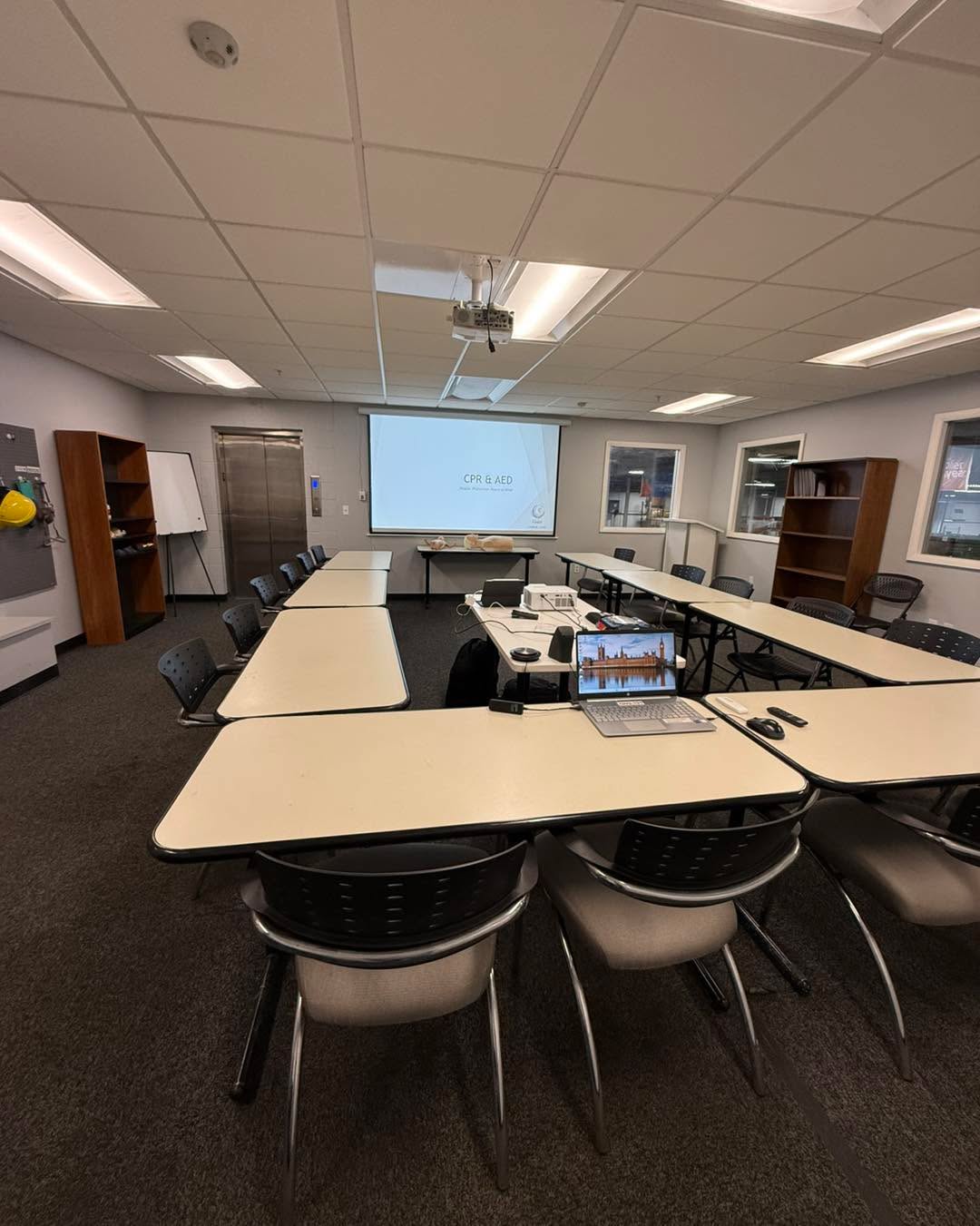 The calm before the storm. Today we taught a CPR class at 6am to best meet the needs of this repeat client.
#Ravenstrategicgroup #eventplanning #situationalawareness #disastermedicine #beprepared #emergencymedicine #crisismanagement #firefighter #security #protector #firstresponder #securitymanagement #executiveprotection #intuitionawareness #survivalmindset #peopleprotectionpeaceofmind