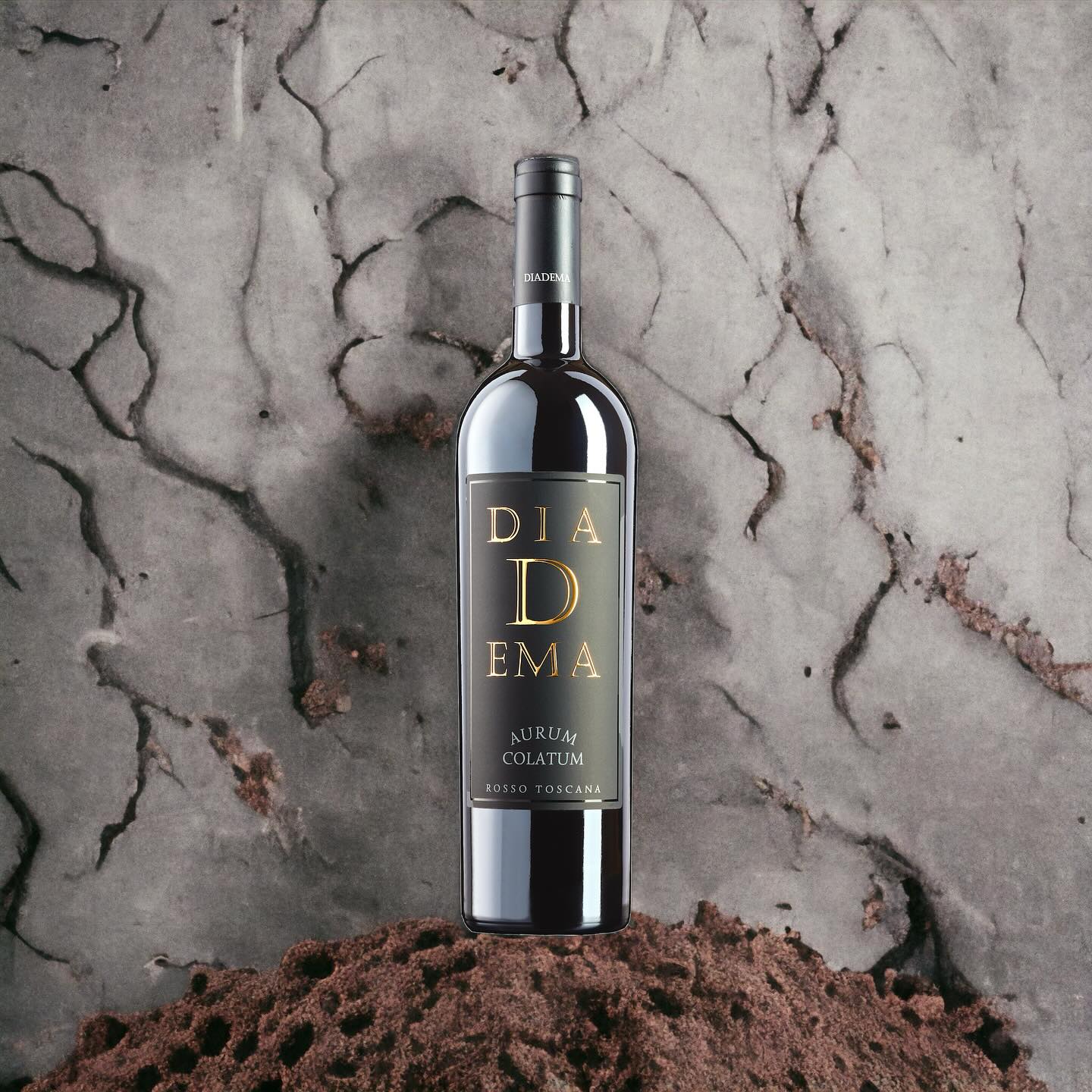 Diadema Aurum Colatum IGT Toscana
The perfect union between the main variety of Tuscan enology, Sangiovese, and the best expression of Cabernet Sauvignon and Syrah in a wine rich in elegance, structure and complexity, a worthy representative of the best expression of the enological Tuscany.