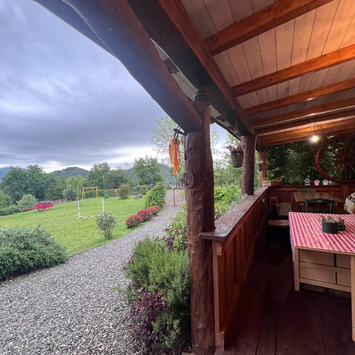 Un plauso a questi piccoli avventurieri che hanno sfidato le intemperie 🌂 per venire a conoscerci!
Grazie alle maestre e ai genitori di questi fantastici bimbi della scuola d'infanzia di Fagnano, che non si sono scoraggiati 🚜
🌻Speriamo di rivederci il prossimo anno con il soleeeee ☀️