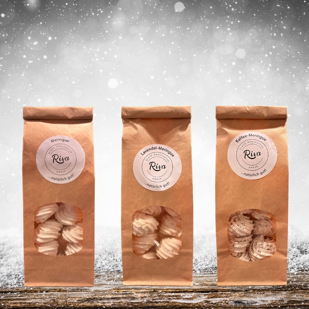 Mitbringsel gesucht? 🎁 Unsere luftig-leichten Meringues sind die ideale Wahl. Ob nature, Kaffee oder Lavendel – sie passen einfach immer. Hol dir deine Favoriten! Am Samstag, 21. Dezember und 28. Dezember, sind wir jeweils von 13 bis 16 Uhr für dich da. 💫