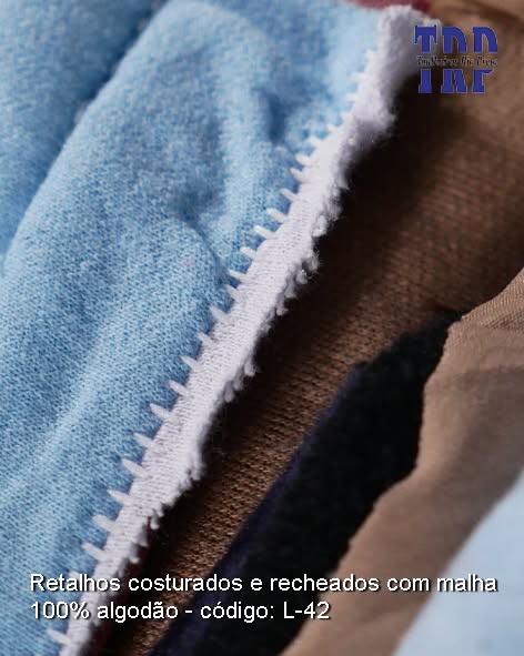 Os panos de limpeza são confeccionados com retalhos de algodão costurados, oferecendo alta absorção e qualidade, tornando-os ideais para limpeza pesada. Eles são uma excelente opção para quem busca eficiência em tarefas de limpeza e outros tecidos industriais.