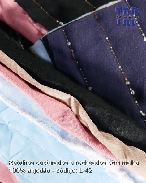 Os panos de limpeza são confeccionados com retalhos de algodão costurados, oferecendo alta absorção e qualidade, tornando-os ideais para limpeza pesada. Eles são uma excelente opção para quem busca eficiência em tarefas de limpeza e outros tecidos industriais.