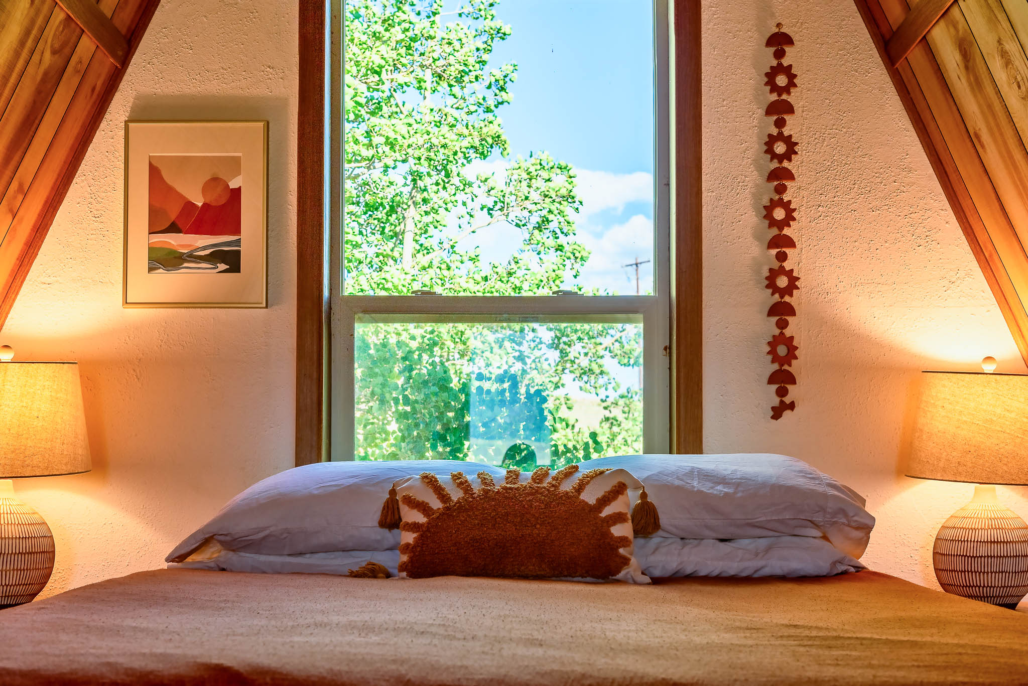 You, too, could wake up here...but if you want to wake up here and see green leaves on the trees, you'll have to do it soon! There are only 2 two-night blocks available between now and fall at Triangle 1. Book direct and save on fees at trianglecabin.com.
#parkcountycolorado #trianglecabin #coloradovacay #cabinlove #cabingetaway #cabinstyle #coloradovacation #mountainvacation #coloradocabin #coloradogram #aframecabin #aframehouse #mountainview #coloradocabins