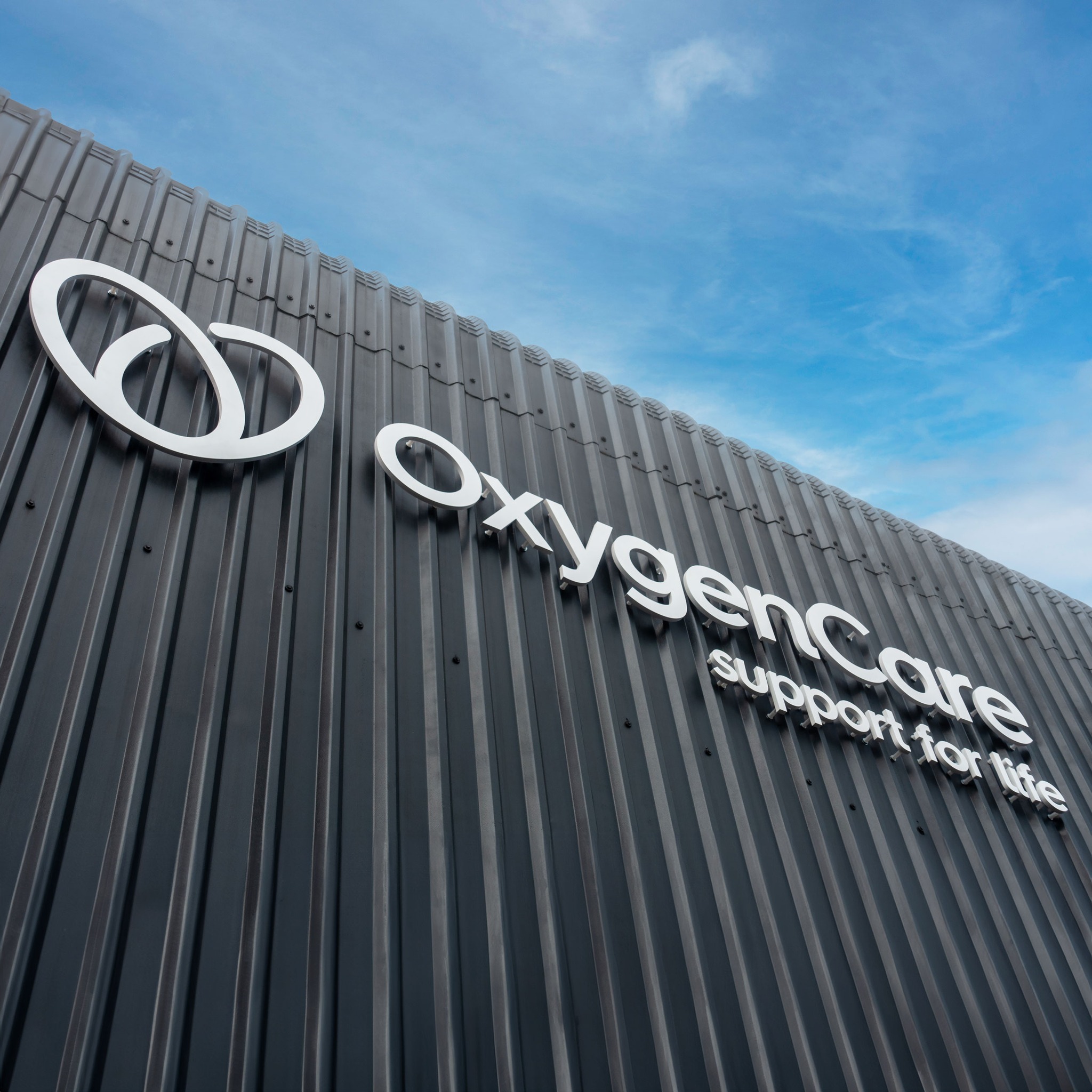 A fresh new look for Oxygen Care!
We were delighted to help with their rebranding by installing a new main facility sign. Placed at the highest point of the building, it ensures great visibility and reinforces their brand presence.
Before installation, we carefully removed their old sign, which they chose to keep as part of their company’s history.
Big thanks to Oxygen Care for trusting us again. We love seeing businesses grow and evolve!
📍 Dublin, Ireland
#BrandmarkSigns #Signs #BusinessSigns #CustomSignage #DublinBusiness #SignInstallation #BrandingMatters #Rebranding #DublinSigns