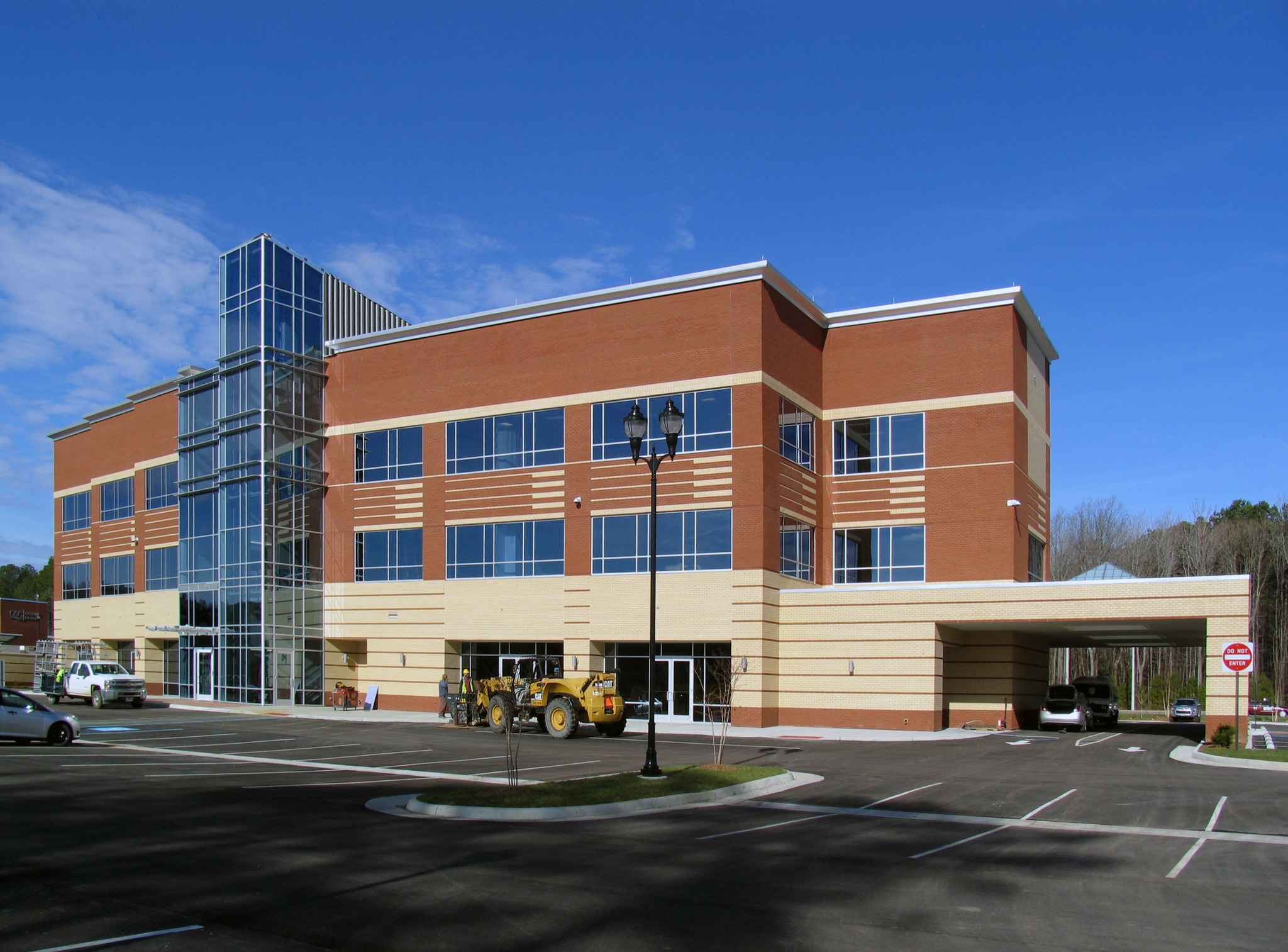 Monday Memory
Our design for 580 City Center Blvd., home of The Coastal Virginia Surgery Center was completed in the fall of 2020. Retail, offices, and state-of-the-art ambulatory surgical facilities to serve the Hampton Roads community. The team from @wmjordan_co worked hard to navigate through the complexities of COVID and still produce a stellar building that will serve the community for many years to come.
#Virginia #newportnewsva #NewportNews #architecture #architects #designs #build #instaarchitecture #instaarchicteture #architect #architectural