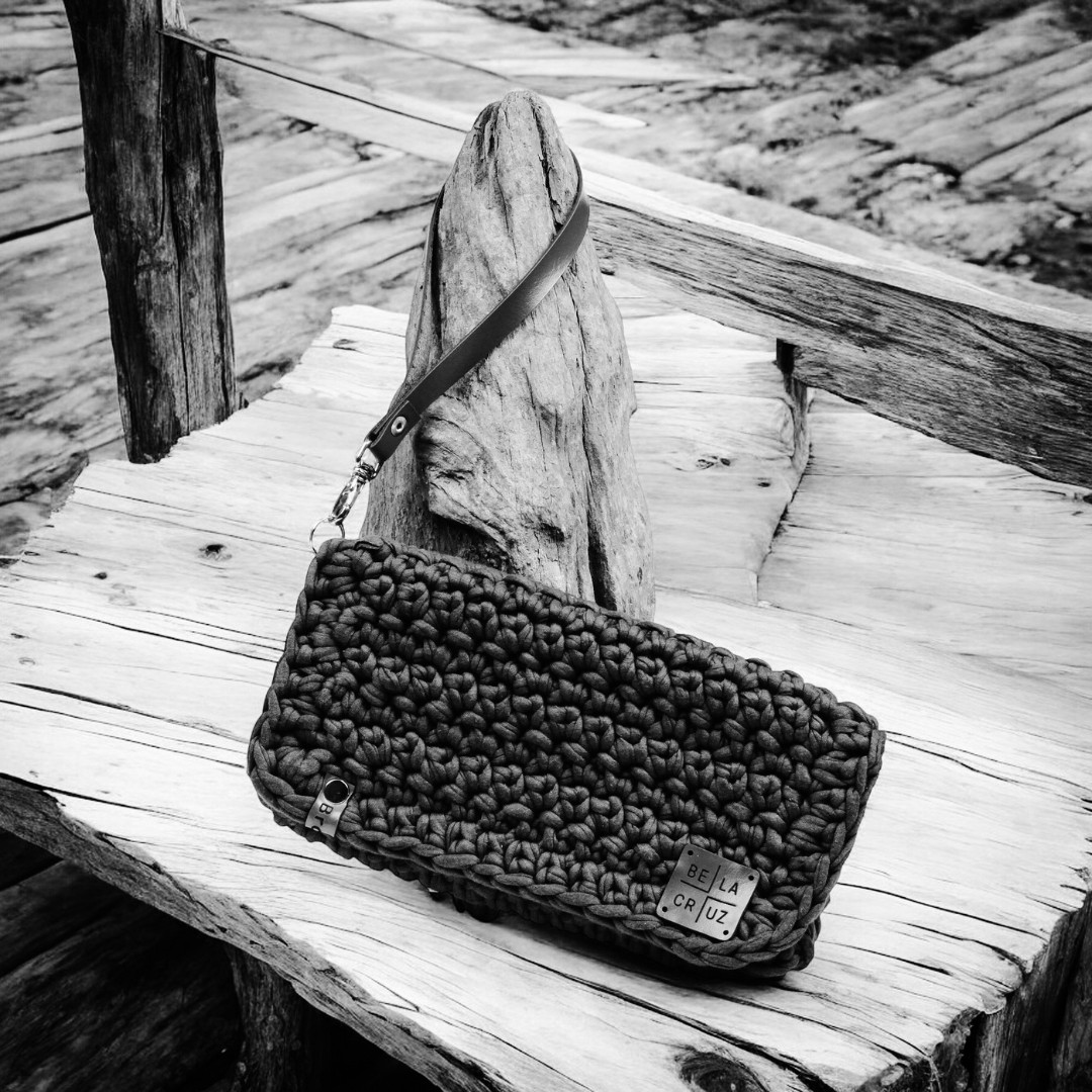 Crafted with purpose and heart 💚✨ Each bag tells a story of resilience, empowerment, and sustainability. Handmade by talented women overcoming social challenges.
#SustainableFashion
#HandmadeBags
#EcoFriendlyStyle
#SlowFashionMovement
#ArtisanMade
#BrazilianNature
#BiomaCollection
#EcoChicAccessories
#EmpoweringWomen
#InspiredByNature
#SustainableStyle
#EcoFashion
#HandmadeAccessories
#WestCoastStyle
#EastCoastChic
#ConsciousConsumer
#MinimalistFashion
#EthicalFashionBrands
#EcoFriendlyLiving
#ArtisanCrafted