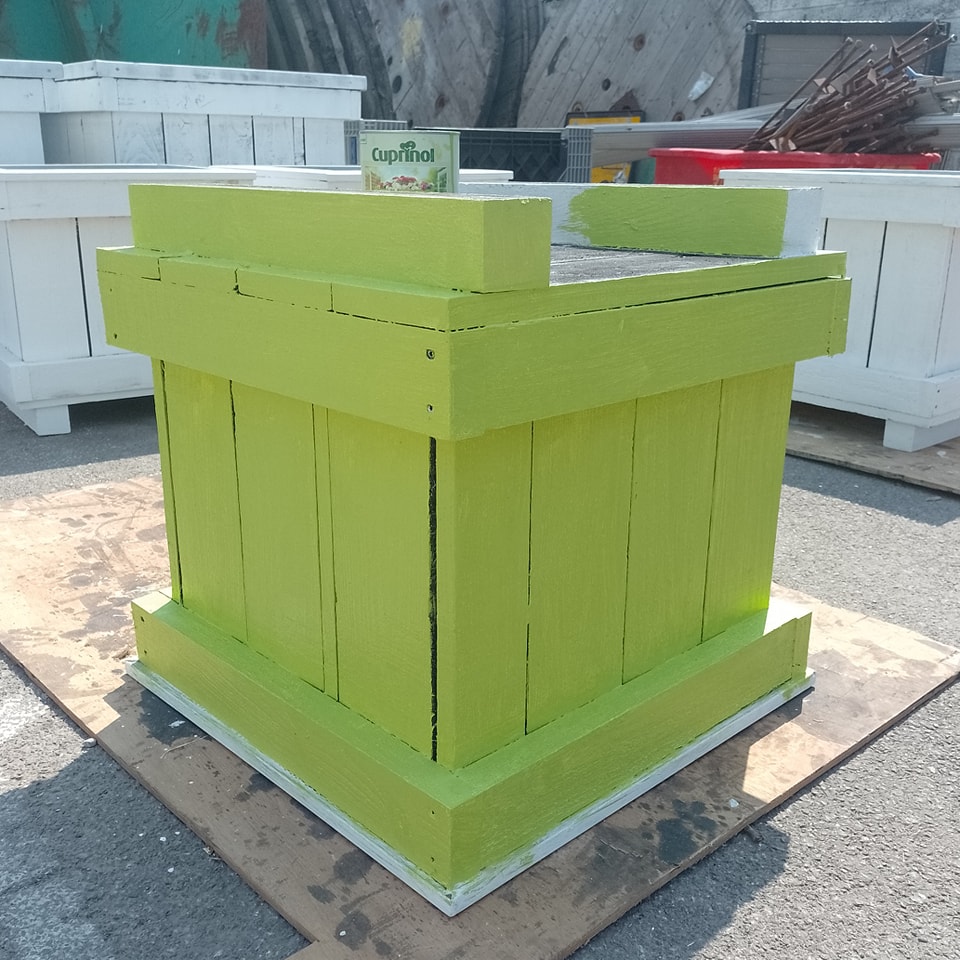 From brown to bright!
We made these planters a couple of years ago and now they've been sold, a dramatic colour change is required.