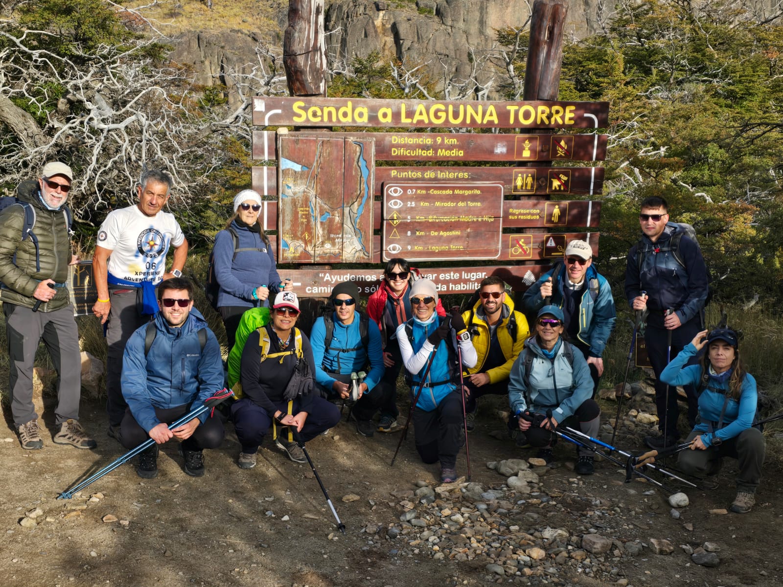 El Chalten, Patagonia Argentina.
Ayer a última hora el grupo llegó en Bus desde Calafate, hoy ya hicieron un trekking de 19 km para llegar a la laguna Torre. Muchas horas de caminata por ese increible lugar donde la naturaleza muestra su lado mas hermoso, imponente y salvaje. Todos terminaron cansados pero muy contentos. En unos días pondrán el despertador a las 2 AM para caminar en la noche con linternas en la cabeza para vivir la experiencia única de amanecer en el Fitz Roy.
#xperienceuy #amanecerenelfitzroy #experienciasunicas