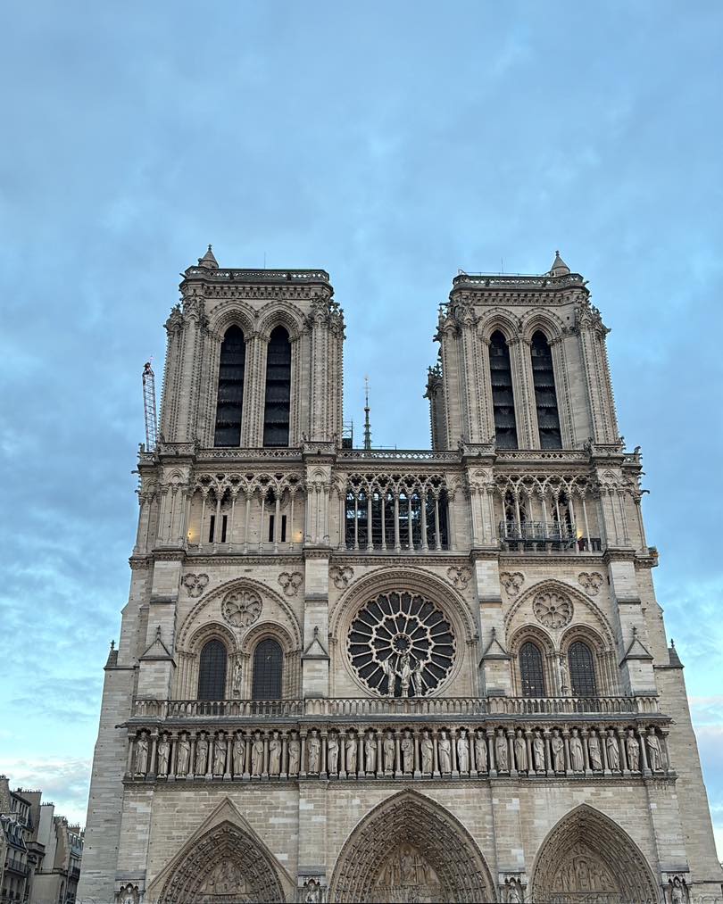 There’s nothing like the excitement of arriving in a new city; exploring charming streets, staying in a cozy hotel, and enjoying delicious food.
Want to know all the details about my trip to Paris last summer? Read my new blog post via the link in bio! ✨
And stay tuned for part two, there’s so much more to come!
#ParisDiaries #TravelBlog #Wanderlust #ParisSunset #TravelInspiration #cityoflight