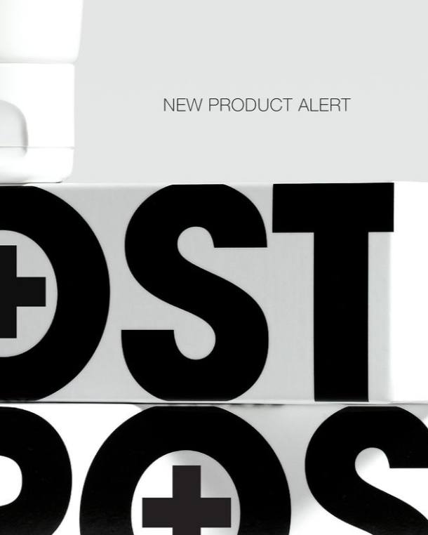 NYHET ➡️ P.O.S.T. recovery cream ➕ En rik og mykgjørende krem for MAKSIMAL hydrering💧
Til alle våre kunder som vi vet sverger til P.O.S.T. recovery cream, fortvil ikke! P.O.S.T. recovery cream plus vil ikke erstatte P.O.S.T. recovery cream. Men du lurer vel da kanskje på; Hva er egentlig forskjellen? 🤔
P.O.S.T. recovery cream plus er en ULTRA-RIK squalane krem med alle de samme fordelene som P.O.S.T. recovery cream, men med mer! Den er beriket med probiotika for å støtte hudens naturlige forsvar; inneholder essensielle fettsyrer for å støtte hudens barrierefunksjon og bidrar til forbedring av hudens smidighet og fleksibilitet.
Produktet finner du nå i våre hyller 🛍
#TemaHud #formerennvelvære #Asker #Nesbru #hudpleie #hudpleieasker #hudpleienesbru #hudpleietips #hudpleieprodukter #hudpleierutine #hudpleiesalong #handlelokalt #støttsmåbedrifter #phformula #phformulanorge #skincare #skinhealth #skinresurfacing