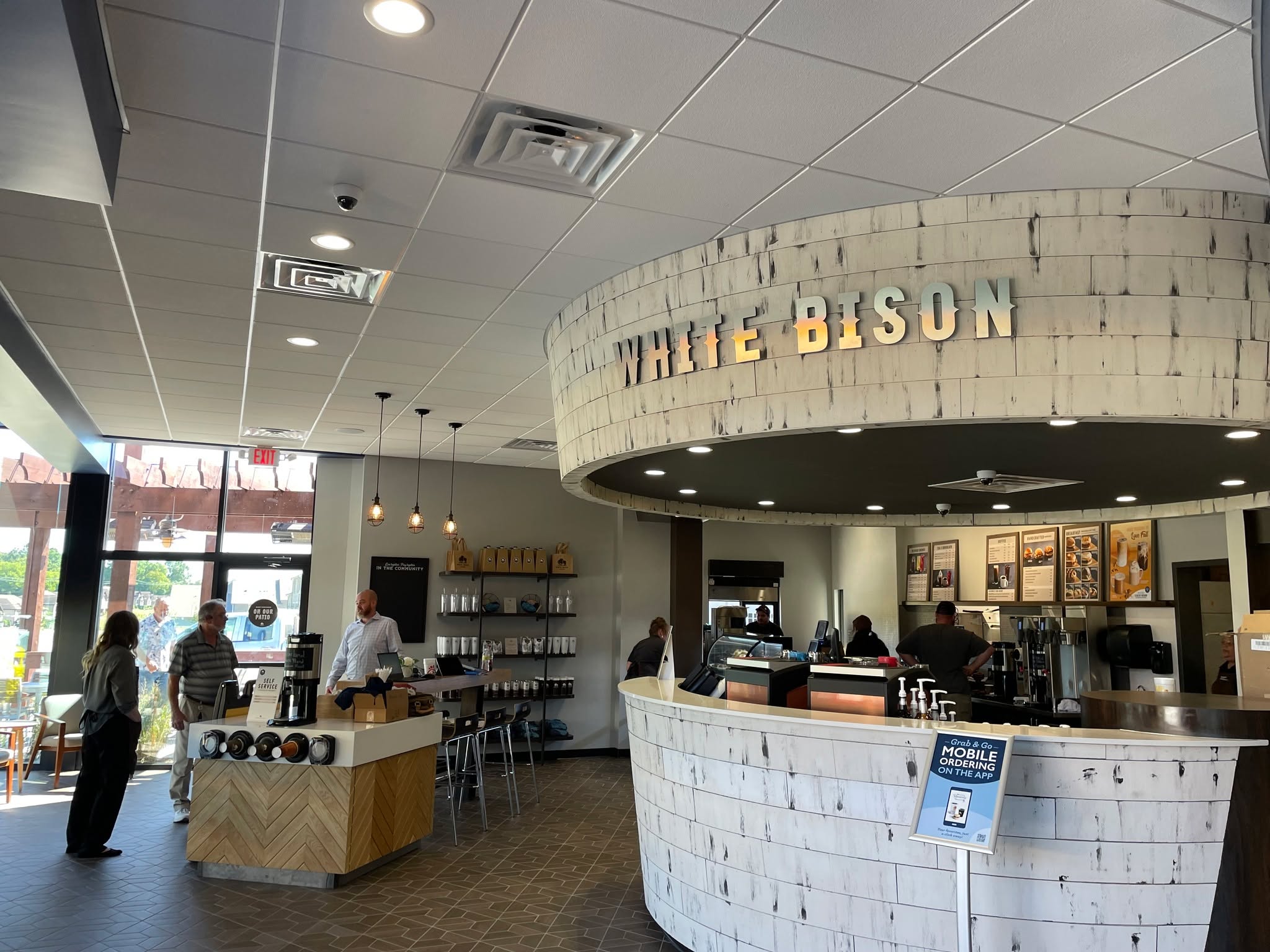 Fueling up for the New Year ⛽ ☕ with White Bison coffee at one of the many Twice Daily convenience stores we've completed!
Retail | Gallatin, TN
#architecture #architects #designs #build #instaarchitecture #instaarchicteture #architect #architectural #Nashville #nashvilletennessee #residentialarchitecture #retailarchitecture #retaildesign #commercial #commercialarchitecture #commercialarchitect #residentialarchitect