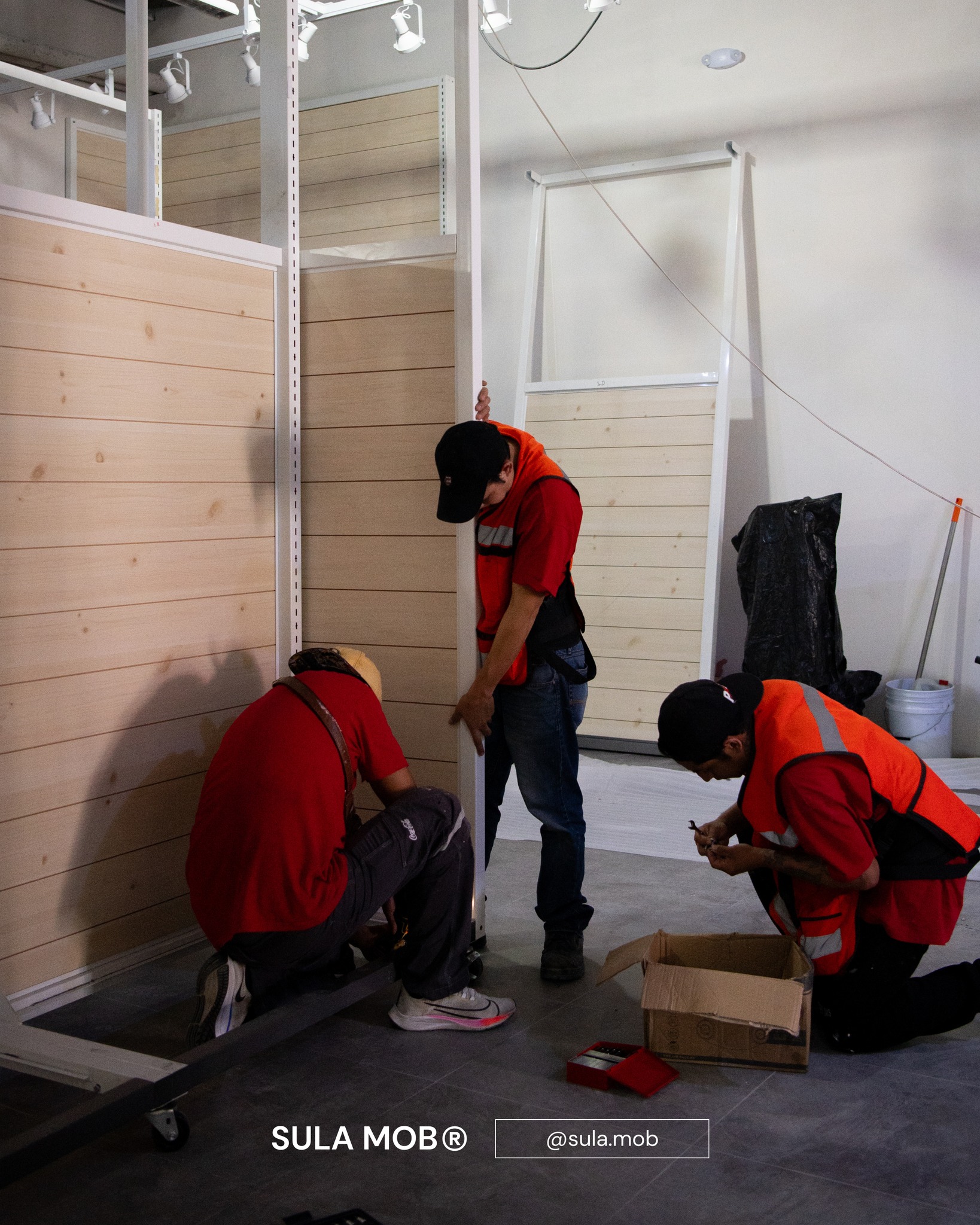 Si tienes un espacio, nosotros tenemos la solución. ¿Hablamos?
SULA MOB
DISEÑO, FABRICACION, INSTALACION