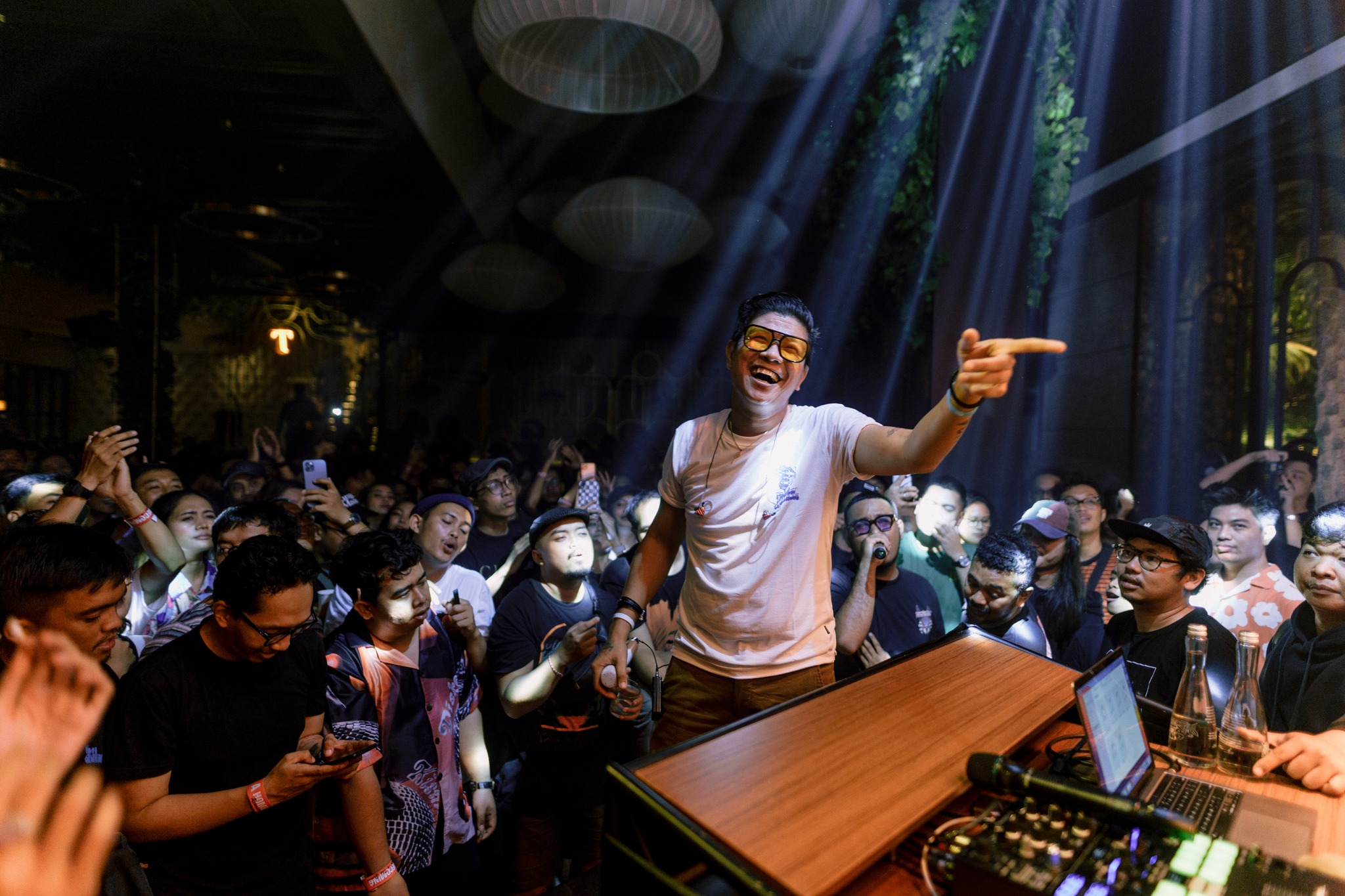 This is the way how we heal ourselves
www.mariolourdi.com
________
#Documentation #Photographer #PhotoGram #PhotoShoot #Instavid #PhotoProduction #Cinematographer #Beach #BaliMoment #EventPhoto #EventVideographer #EventOrganizer #PhotoEveryday #Photograph #EventDocumentation #Photographer #Aesthetic #EventPlanner #EventPlanning #Memories #Photography #Photos #Filming #KaraokeNight #Karaoke #TheBrass