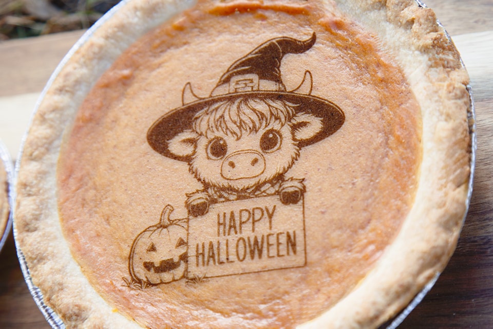 We decided to engrave some pies and they turned out awesome!
We hope you're enjoying all the festivities of this spooky season! From carving pumpkins and spooky stories to scary movies and delicious treats, there's so much to celebrate.
We wish you all a safe and happy Halloween filled with joy and laughter.