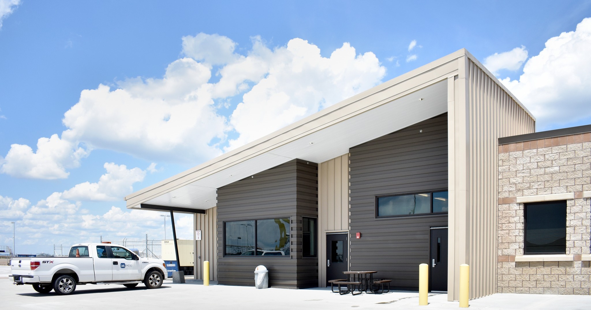 The sky's the limit ✈
BNA Fuel Service Facility | Nashville, TN
Aery Aviation | Newport News, VA
#architecture #architects #designs #build #instaarchitecture #instaarchicteture #architect #architectural #residentialarchitecture #retailarchitecture #retaildesign #commercial #commercialarchitecture #commercialarchitect #airportdesign #airportarchitecture