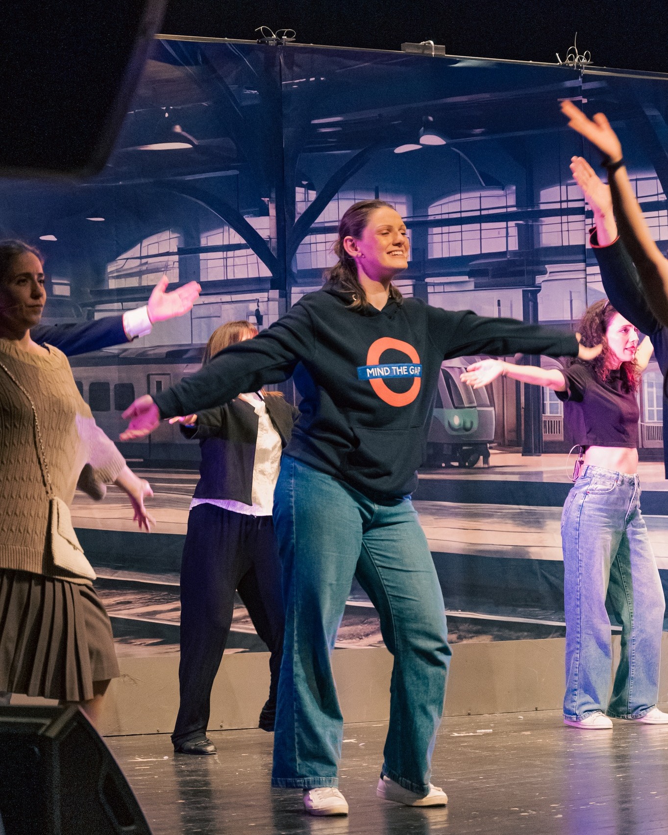 Esplora il tuo spirito creativo con la Mangrovia.
Qui, la creatività e l'innovazione non hanno confini.
Vieni a far parte del nostro gruppo e lasciati ispirare da nuove esperienze emozionanti!
Mind the Gap - 5 ottobre 🎟️
Per info e biglietti link in bio
📸 @oettam.onnam & Luca Manno
#centropime #spettacolo #missione #passione #volontariato #milano #esperienza #volare