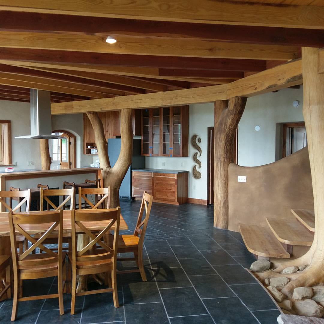 #yes #strawbale homes can be stunningly beautiful and well crafted.
This #passivesolar #strawbalehome in #MD features #siteharvestedwood for structure & trim elements, #cob walls made from site soil, and of course strawbales to ensure very little energy is needed to be superbly comfortable all year.
#yesyoucan #energyefficient #naturalhome #interiordesign #architecture #naturalarchitecture #buildnaturally #ilovemyjob