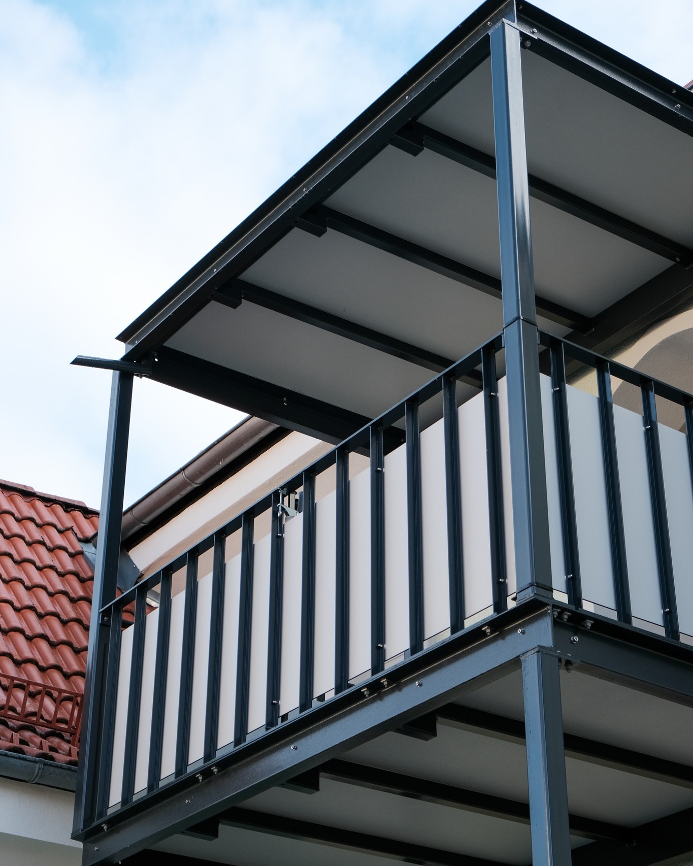 🏡 Unsere Balkonsysteme bringen frischen Wind in erhaltenswerte Gemäuer!
Bauen im Bestand heißt für uns: Bestehenden Wohnraum clever erweitern – mit Stahl, System und Stil.
Mehr Lebensqualität, ohne Abriss und Neubau.
#balkonsysteme #bauenimbestand #wohnraumerweiterung #stahlbau #teamgast