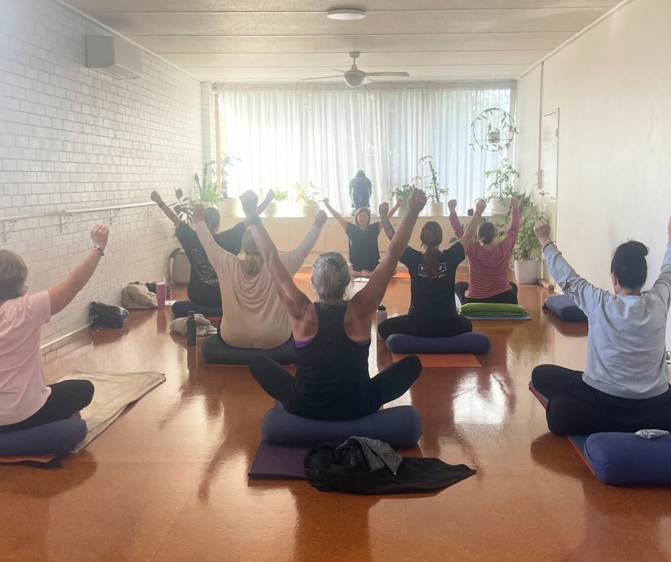 Today, I could truly feel Inward Shift landing into exactly what it’s meant to be ✨
🌿A space where we give ourselves permission to pause.
🌿To drop out of the noise and back into the body.
🌿To reflect, release, and realign.
🌿Where breath, connection, and ritual hold space for real, embodied transformation.
👩🔬As I continue to grow into this space, these modalities, and myself I truly felt something click today.
🥰It was as though all the threads I’ve been weaving all came together in a way that felt fully aligned.
Soulful Sunday is a signature experience. It's unique, layered, transformational.
An offering that continues to evolve as I do, and as our community grows.
🙏 Powerful humans holding space for one another
🙏 Feeling safe enough to share the deepest parts of themselves
🙏 Reconnecting with themselves and what truly matters
🙏 Feeling the lightness inside their mind, body and hearts
🙏 Walk away with clarity, direction, and ease
🙏 Not just think differently but to fully embody the change
That’s the shift. And we felt it in a big way today.
To the incredible humans who showed up today - thank you.
Keep an eye out for our next Soulful Sunday on April 6th at @yogaspacegippsland 💫
Big Love,
Tam
#womensupportingwomen #permissiontopause #gippslandevents #sale3850 #smallbusinessgippsland #inwardshift #whatsongippsland #yogaspacegippsland #communityconnection #gippslandlifecoaching #lifeclarity #wellingtonshiregippsland #gippslandbreathwork #themiddleofeverywhere #gippslandlakes #gippslandbusiness