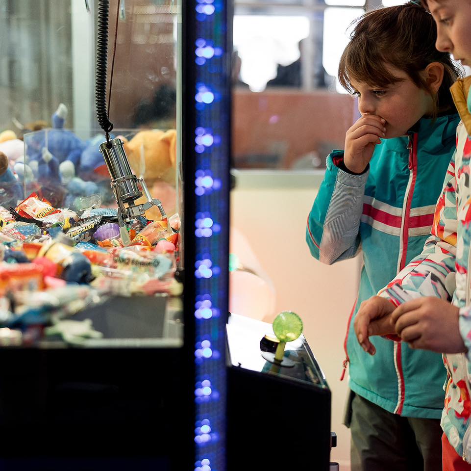 When the lifts are on wind hold make your way indoors to our arcade room, endless fun for kids big or small.
#hotham #mthotham #hothamalpineresort #mounthotham #windholdsucks #windhold #thebigd #Frankie #hotham #frankiehotham #arcadegames #entertainment #hotham #mthotham #hothamalpineresort #mounthotham #newvenue #familyfun #frankiehotham