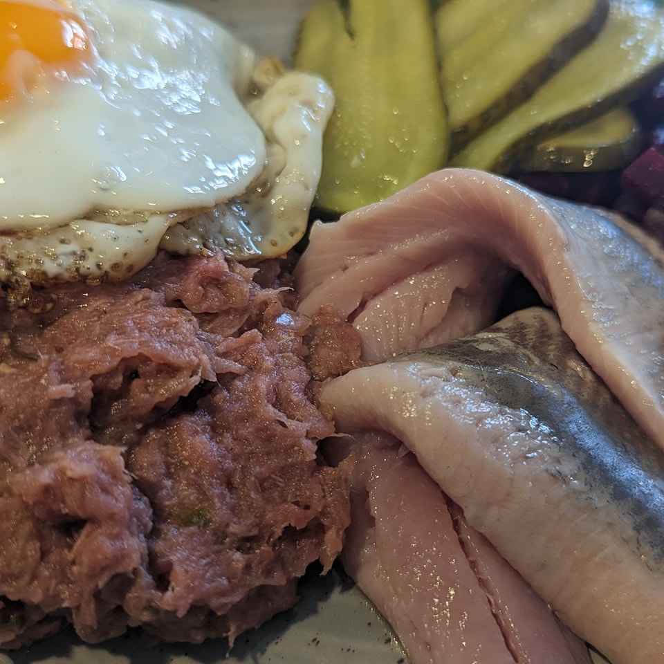 Tagestipp! Hausgemachtes Labskaus, lecker 😋
#labskaus #hafen31 #amrum