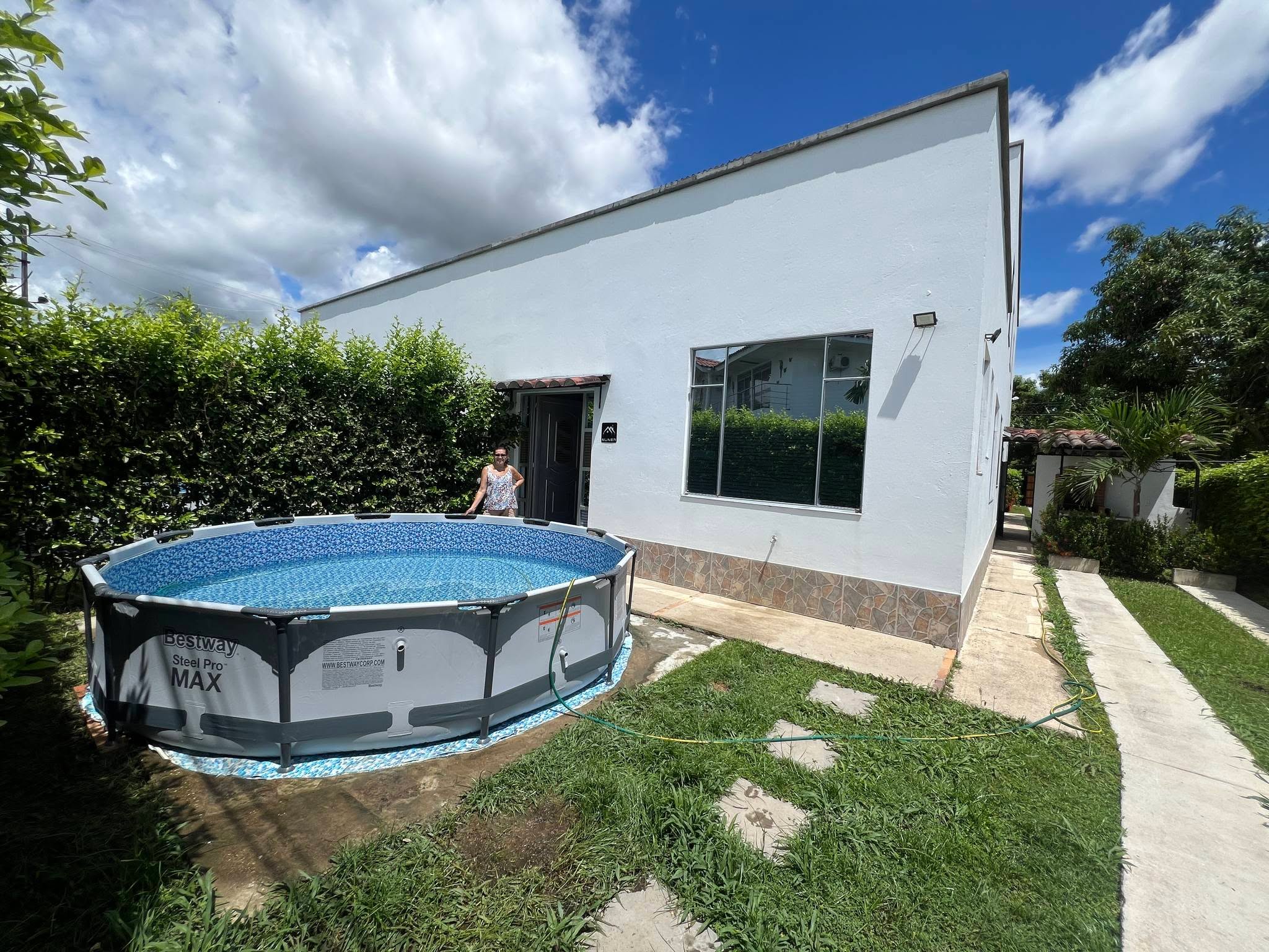 🥰 Ahora en la casa pequeña tenemos una piscina más grande.
🫢 Aparte que dispones de la piscina grande del condominio.
👉 Ven a disfrutar esta nueva piscina, también cambiamos la nevera y colocamos un Smart TV.
🥇 Disfruta de una casa privada para ti y tu familia, pasa unas vacaciones en un condominio de lujo en Melgar.
🥳 Realiza tu reserva con tiempo, comunícate solo por nuestros canales de reserva autorizados.
www.casa.muner.com.co
.
#casamuner #MELGAR #booking #hotelesmelgar