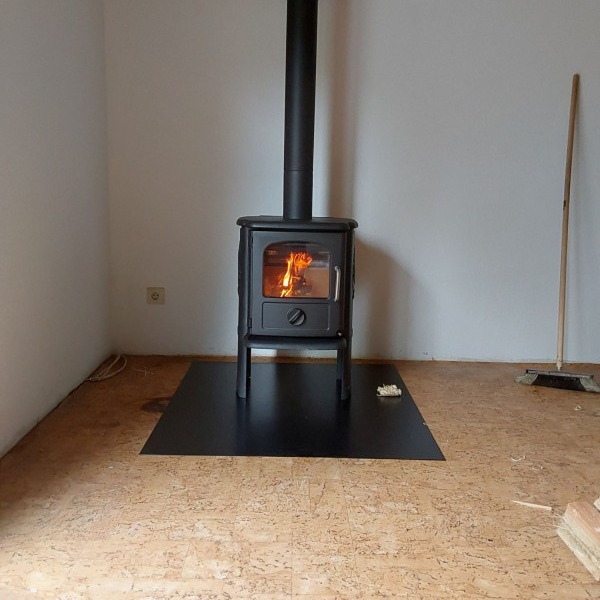 ✨Genieße die wohlige Wärme und den Charme des Morsø 3142 in deinem Zuhause! ✨
🌿 Umweltfreundlich: Konstruiert nach den neuesten Verbrennungsprinzipien mit tertiärer Luftzufuhr.
🧼 Einfache Reinigung: Dank Rüttelrost, Aschefach und Ascheschublade ist die Pflege kinderleicht.
🌰 Stilvolles Design: Erhältlich mit dem klassischen Eichhörnchen-Motiv – ein echter Hingucker!
#nachhaltigheizen #heizen #regional #morsøe #morsoe #heizenmitholz #kamin #kaminofen #feuer #ofenbau