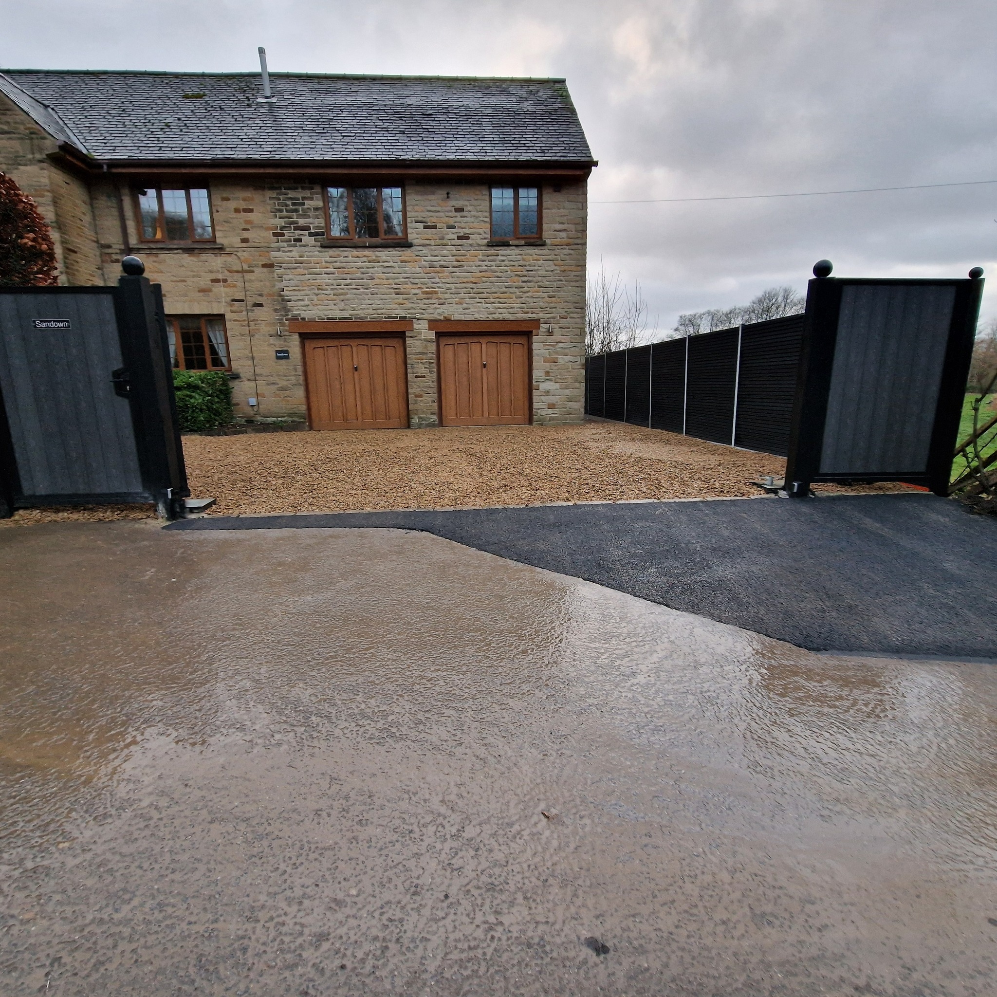 We've just wrapped up this stunning driveway refresh in Leeds! What was once a tired, uneven surface has been revitalized with our premium golden gravel finish, including some entrance repairs in tarmac for a clean, polished look. 🚗✨
This upgrade not only enhances the curb appeal of this beautiful property but also adds functionality and durability.
Looking to refresh your driveway for the new year? We're still taking bookings—get in touch today to secure your spot!
📞 Call us at 0113 2601658
📧 Email: info@atkinsonsurfacing.co.uk
🌐 Visit: www.atkinsonsurfacing.co.uk
#driveways #drivewaydesign #homestyling #homesweethome #kerbappeal