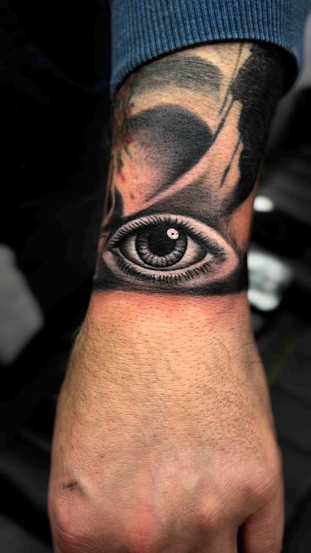 ✉️ DM to book your free consultation
.
.
.
.
.
#tattooculture #tattoocolor #tattooedlife #tattooinstagram #tattooedpeople #tattooofinstagram #tattoofineline #tattoostagram #tattoodrawing #tattoosupply #lovetattoos #tattoosupplies #tattooinked #menwithtattoos #inspirationtattoo #tattooers #tattooman #tattooinkspiration #tattoocollector #tattoosforwomen #tattoomen #simpletattoo #tattoomaster #womenwithtattoos #tattoorealism #tattoosformen #tattoowoman #delicatetattoo #tattoosocial #instatattoos